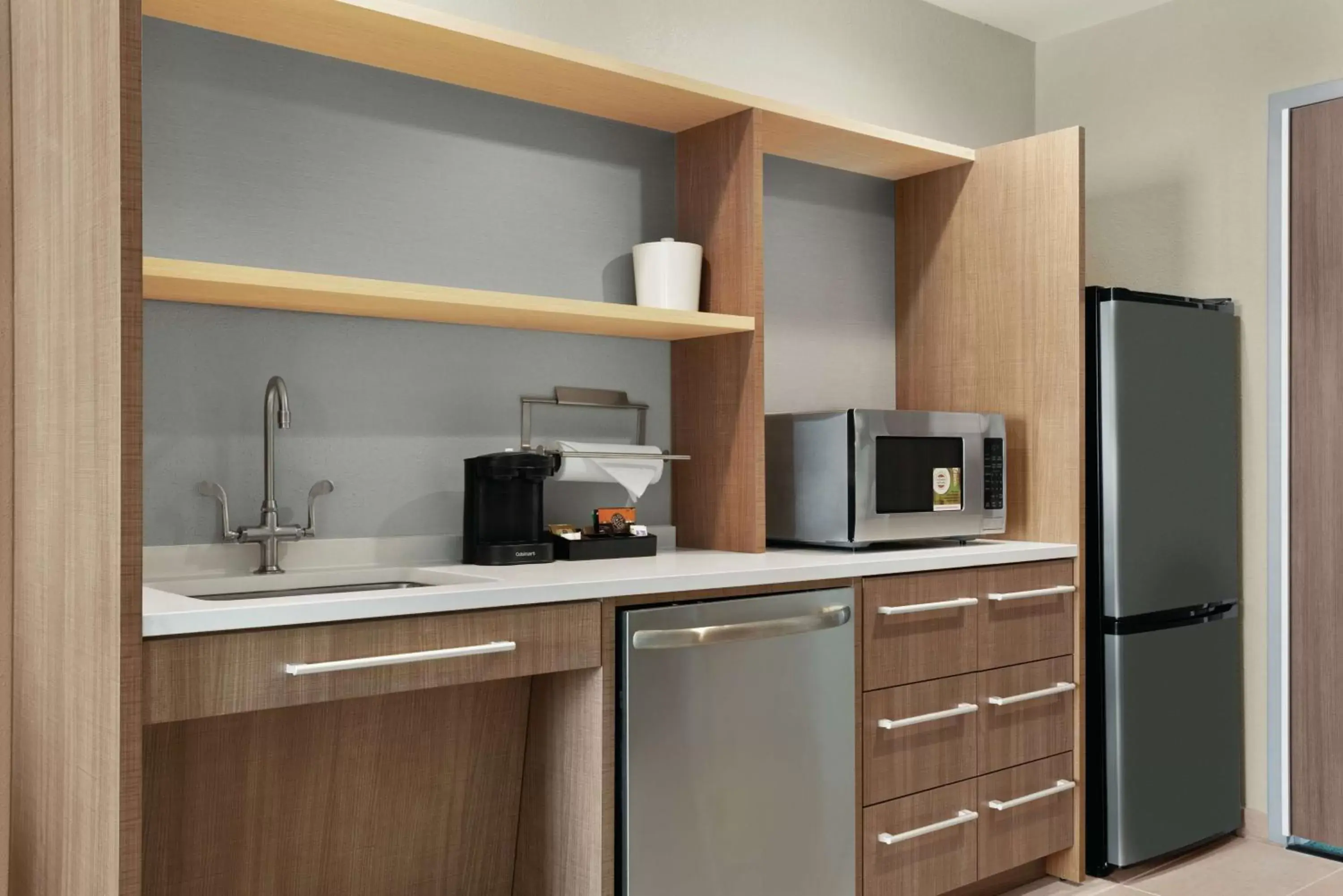Kitchen or kitchenette, Kitchen/Kitchenette in Home2 Suites By Hilton Columbia Harbison