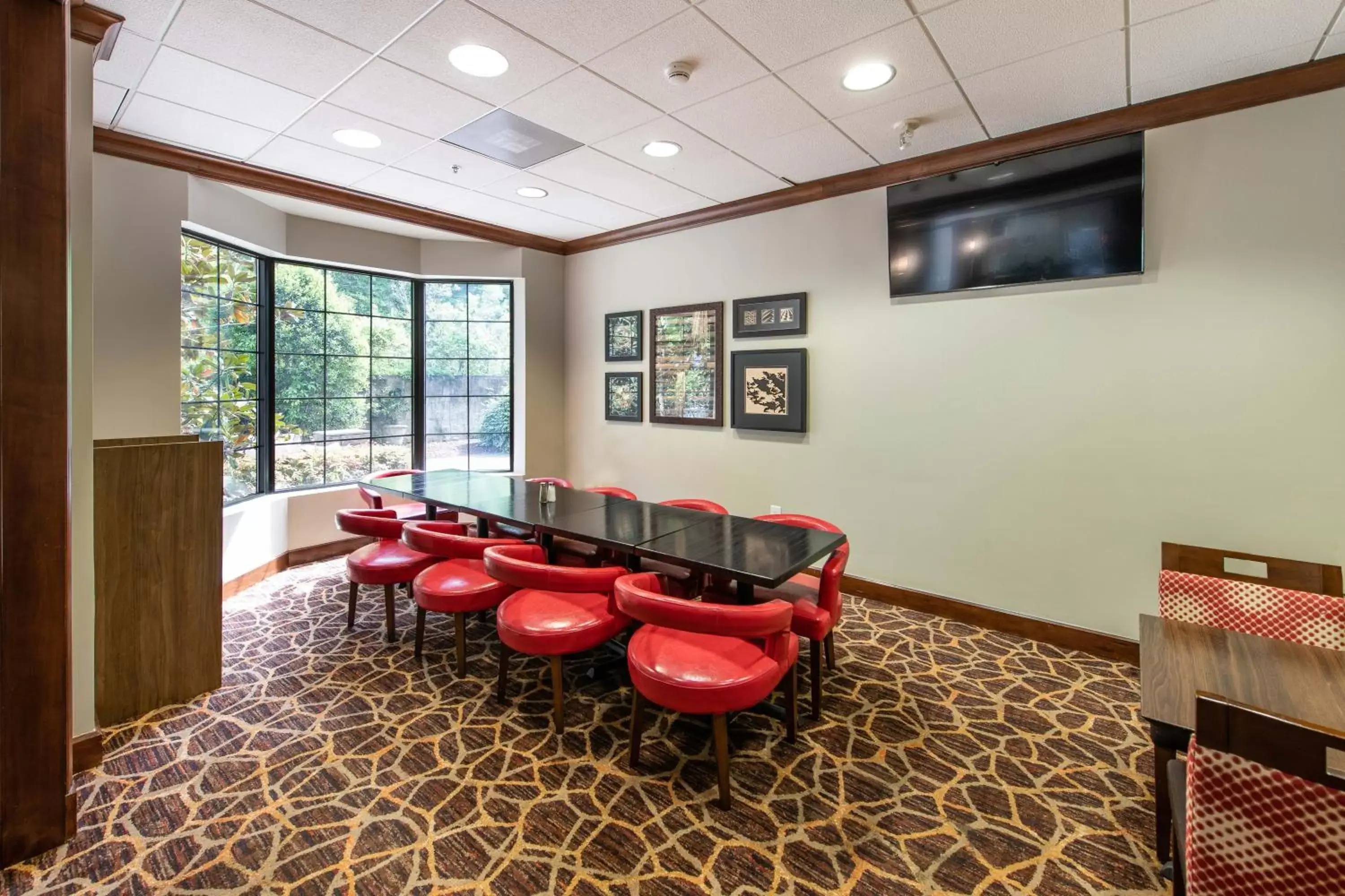 Meeting/conference room in Staybridge Suites Columbia, an IHG Hotel