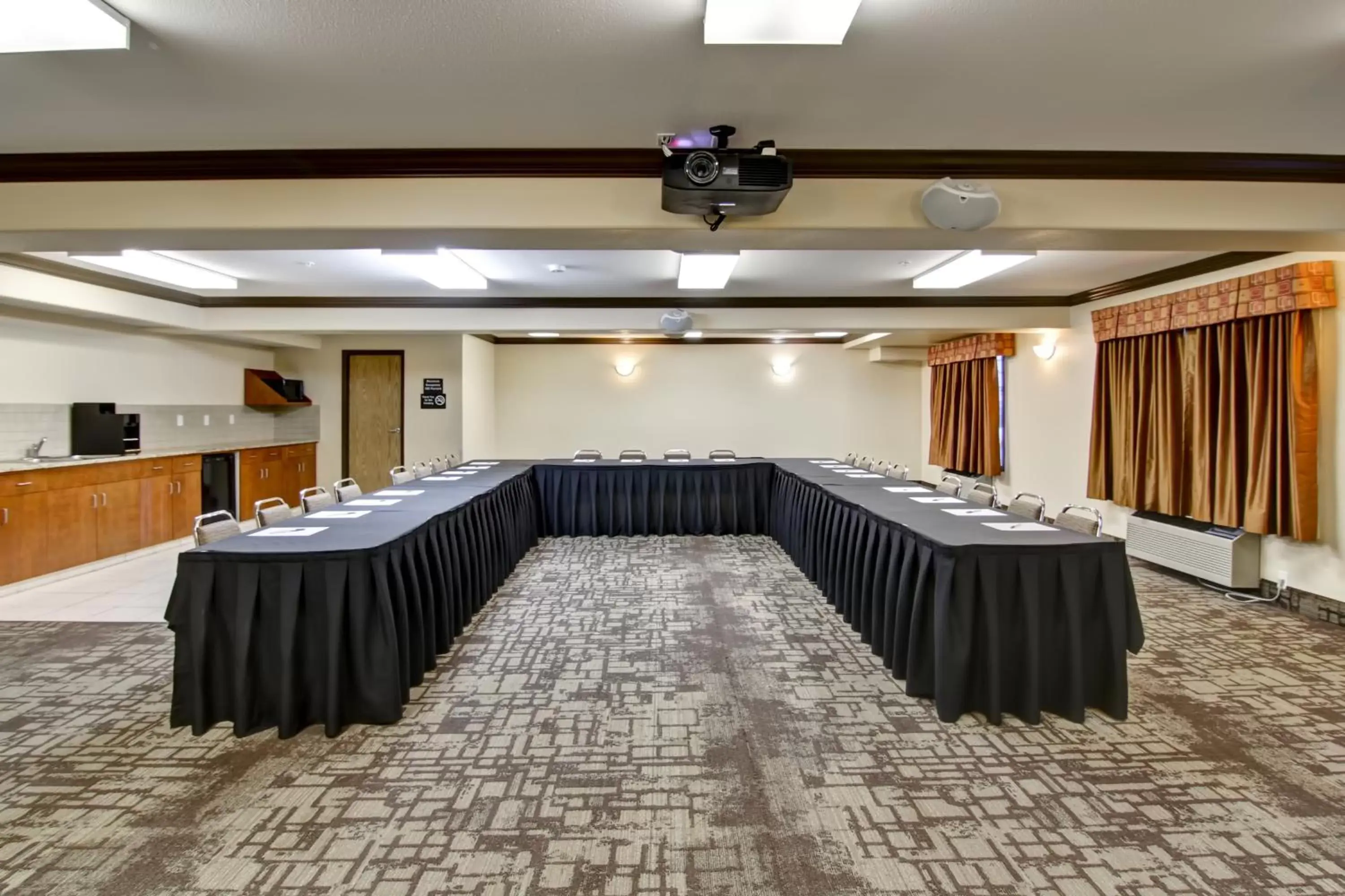 Meeting/conference room in Canalta Rocky Mountain House