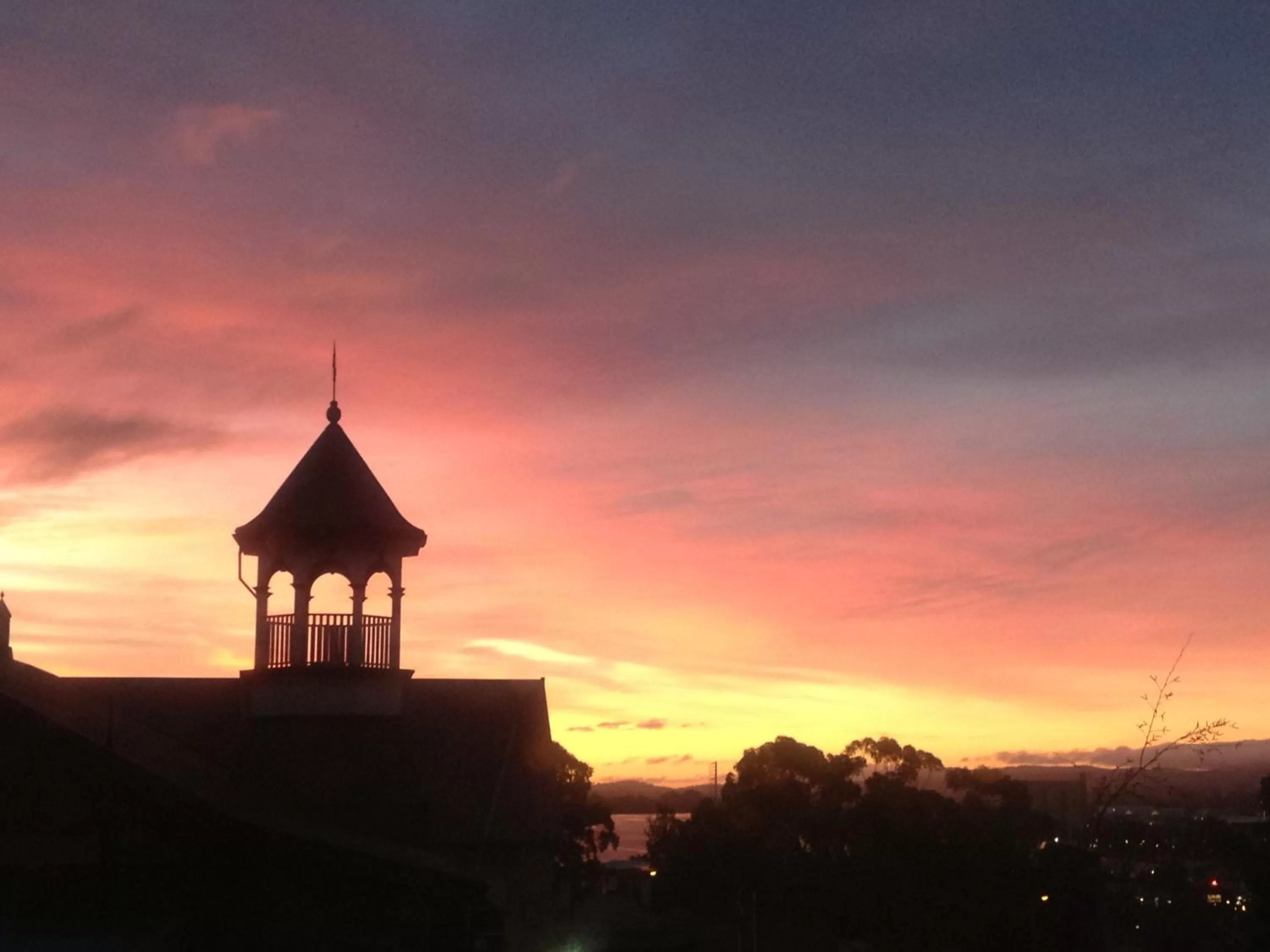 Sunset in Auldington Hotel