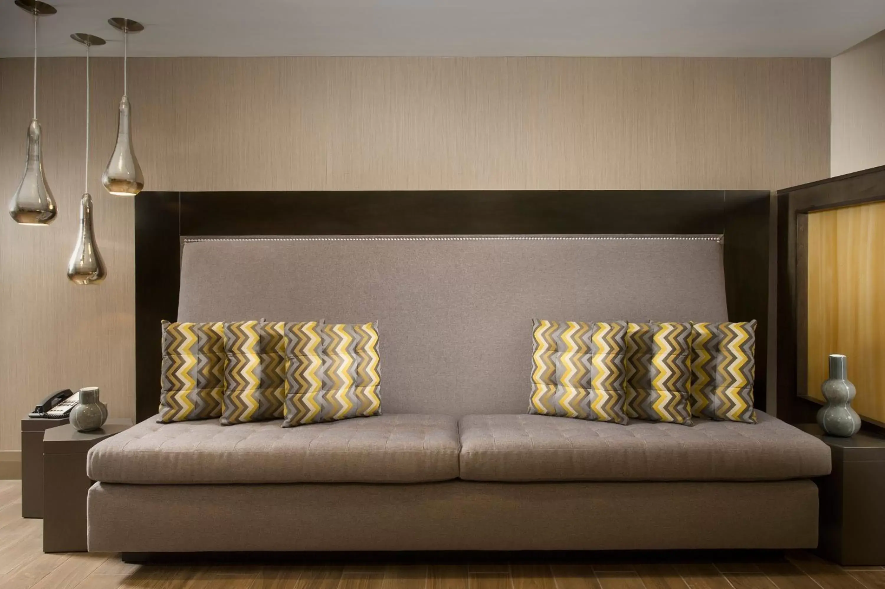 Property building in Holiday Inn Express Boston North-Woburn by IHG Property building in Holiday Inn Express Boston North-Woburn by IHG