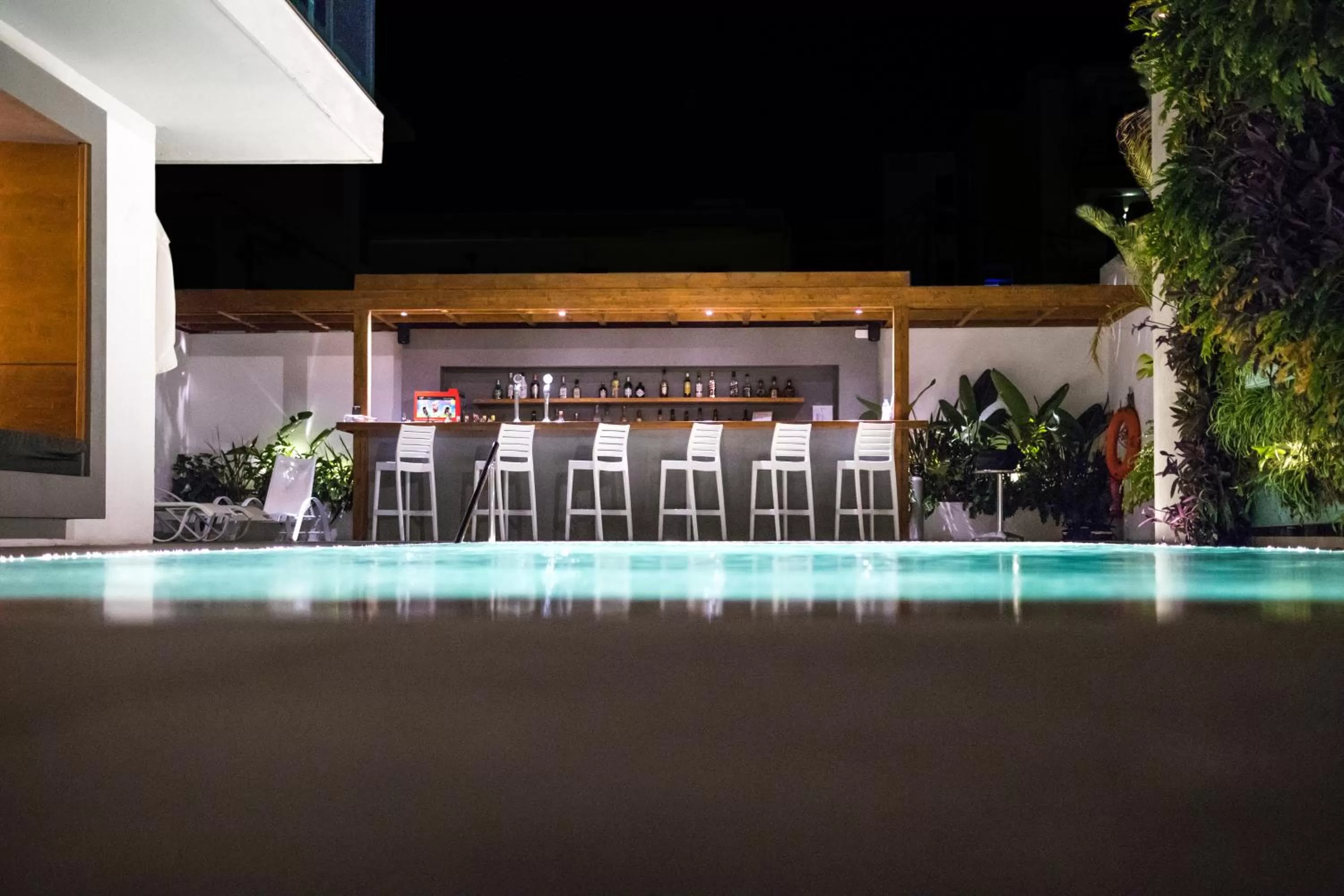 Swimming pool in Manousos City Hotel