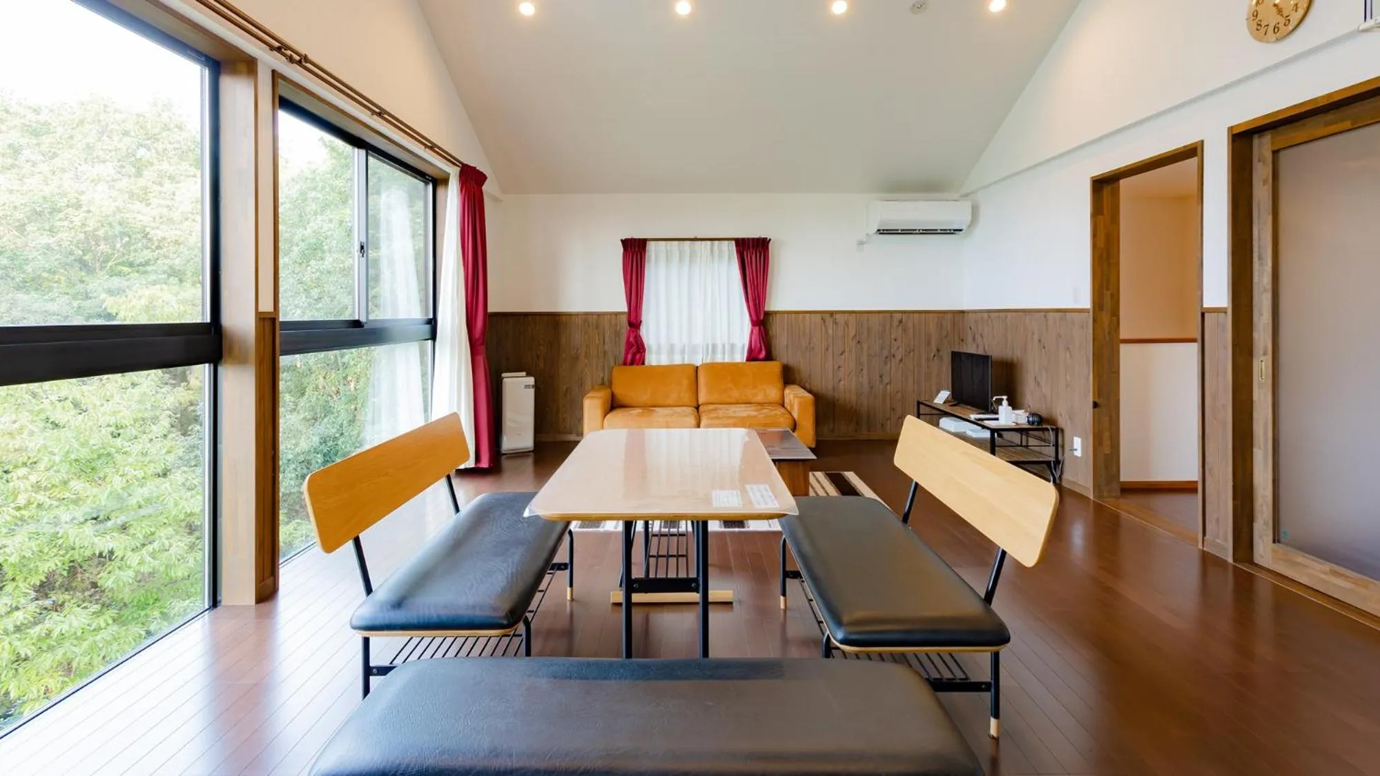 Photo of the whole room in Matsue Forest Park