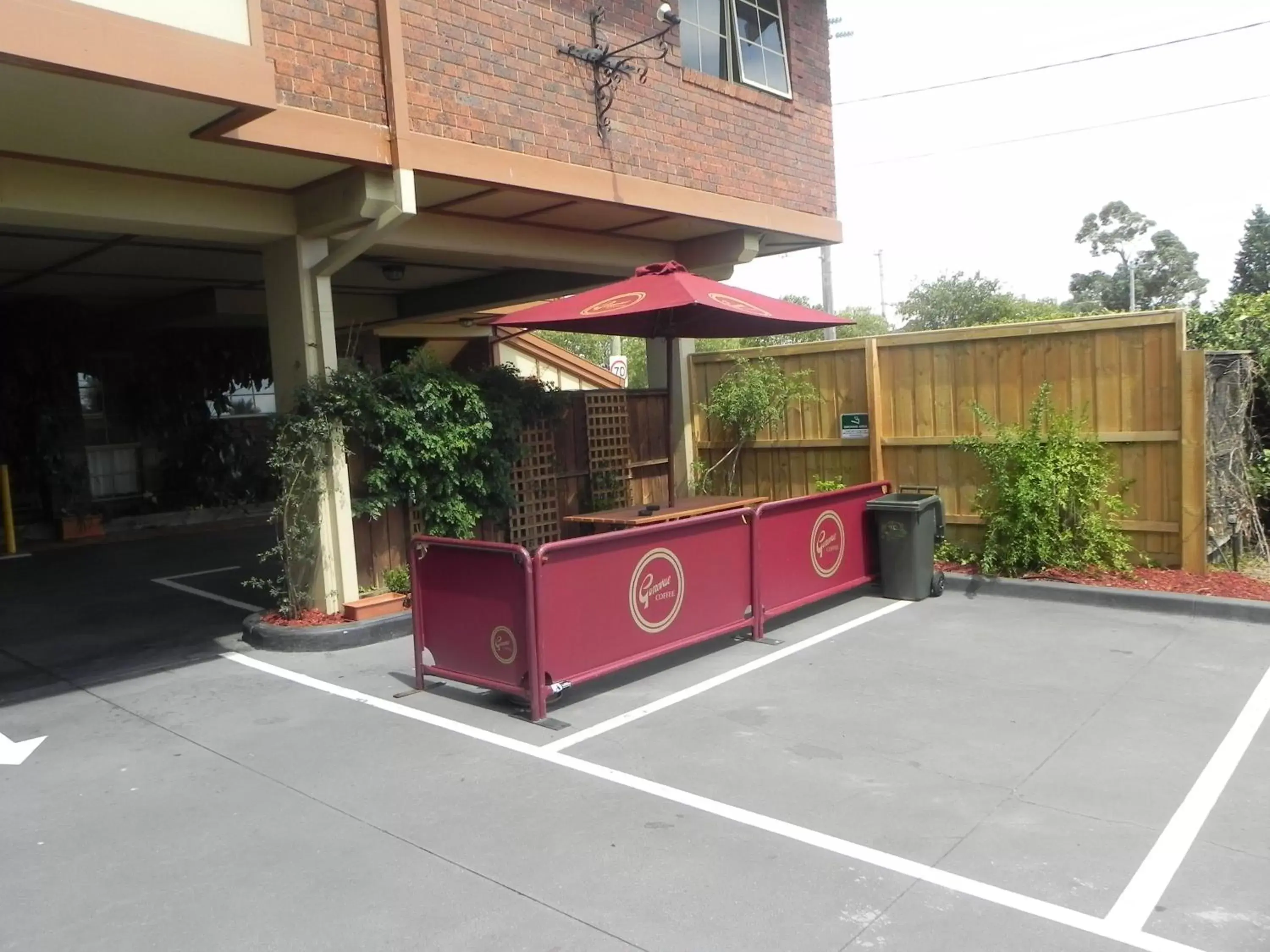 Facade/entrance in St Georges Motor Inn