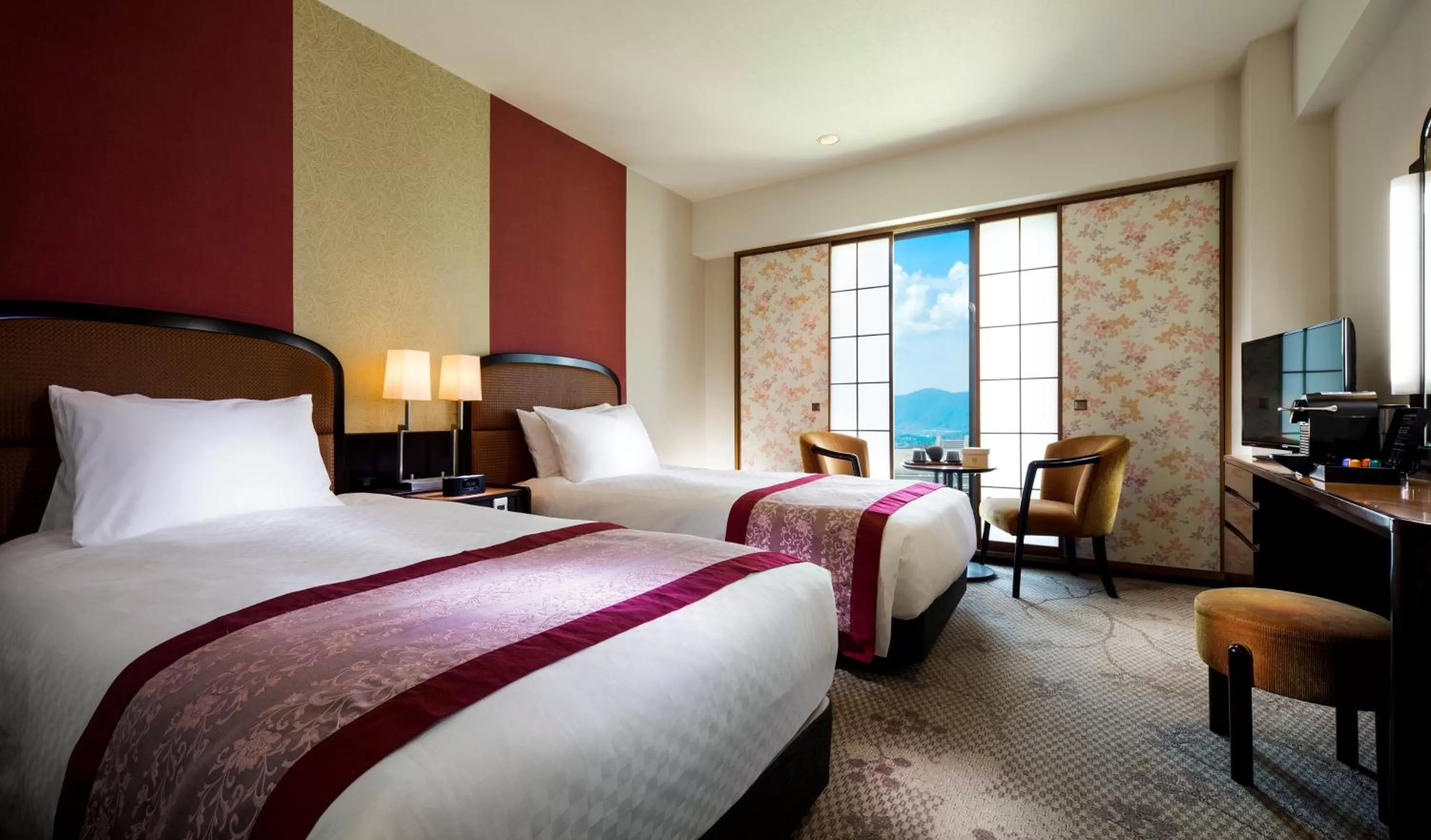 Photo of the whole room, Bed in RIHGA Royal Hotel Kyoto