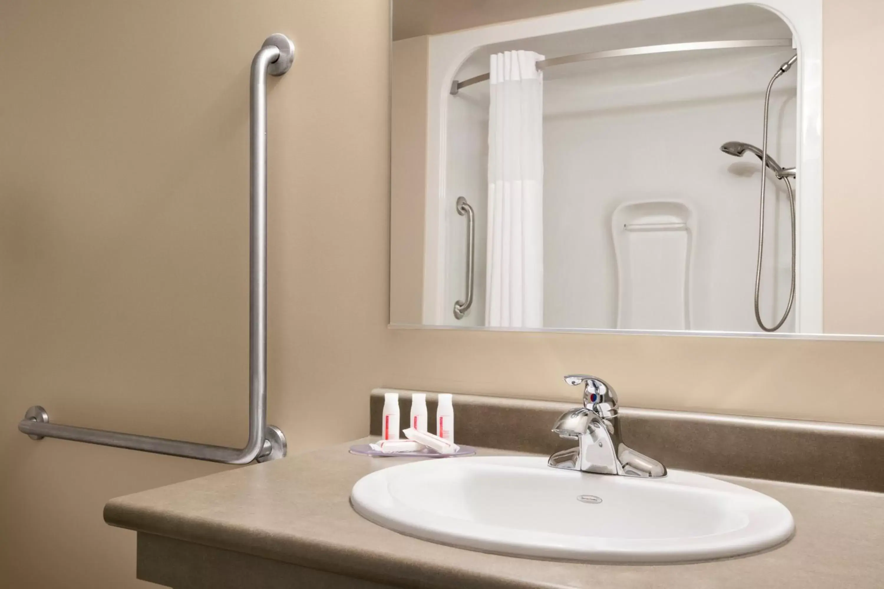 Bathroom in Days Inn by Wyndham Thunder Bay North Bathroom in Days Inn by Wyndham Thunder Bay North