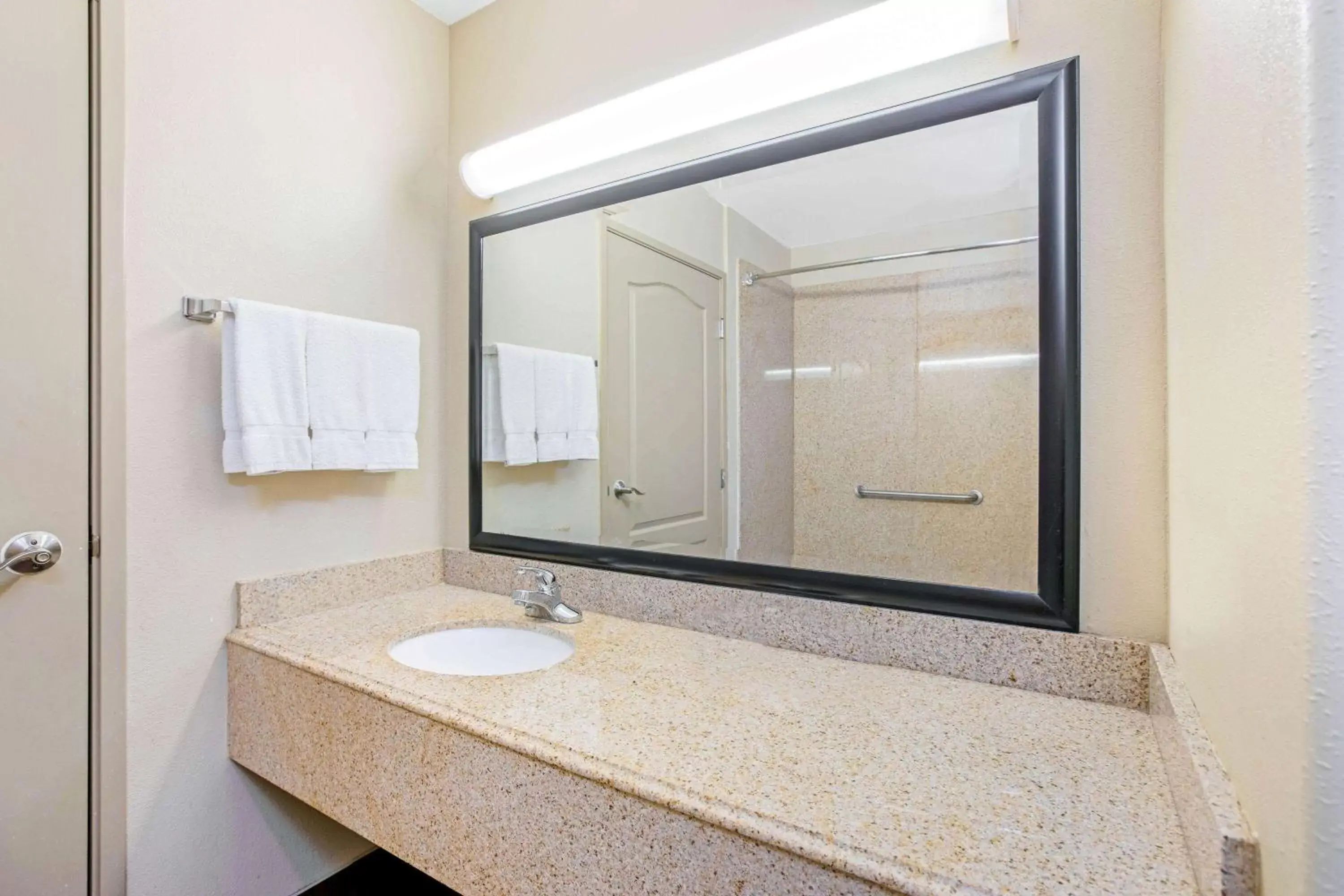 Bathroom in La Quinta by Wyndham Corpus Christi Airport