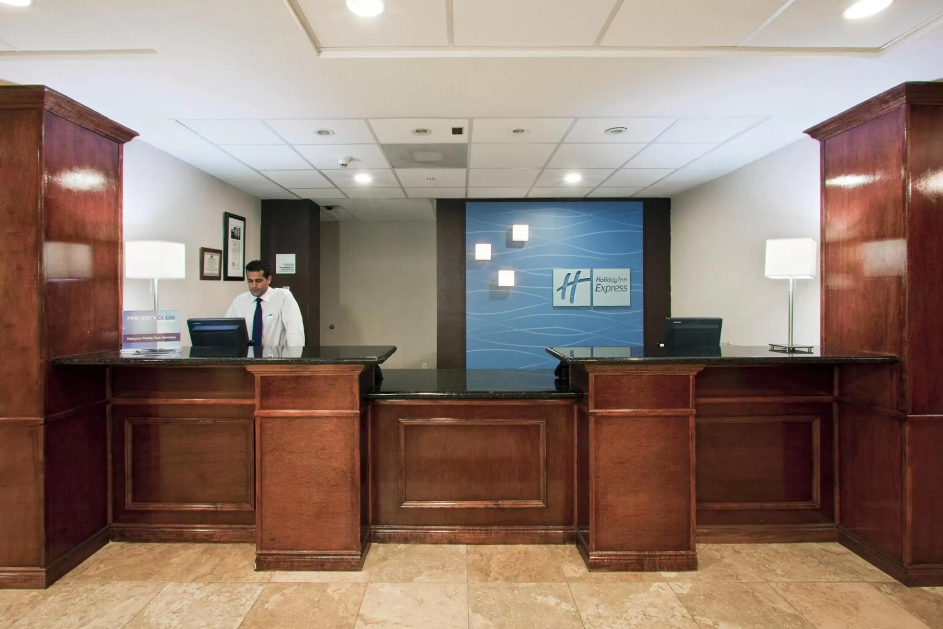 Lobby or reception in Holiday Inn Express West Palm Beach Metrocentre, an IHG Hotel