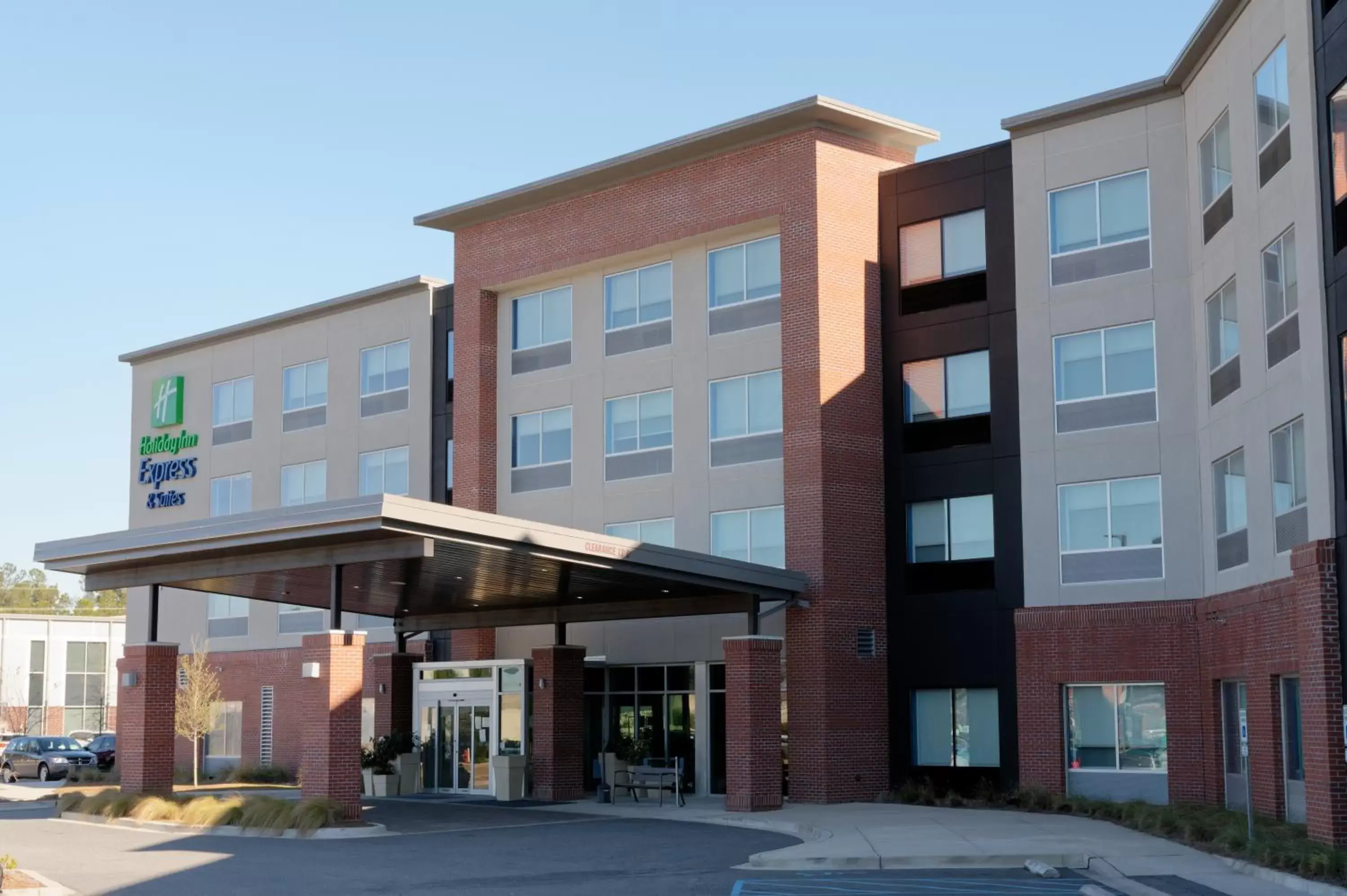 Property Building in Holiday Inn Express & Suites - Summerville, an IHG Hotel