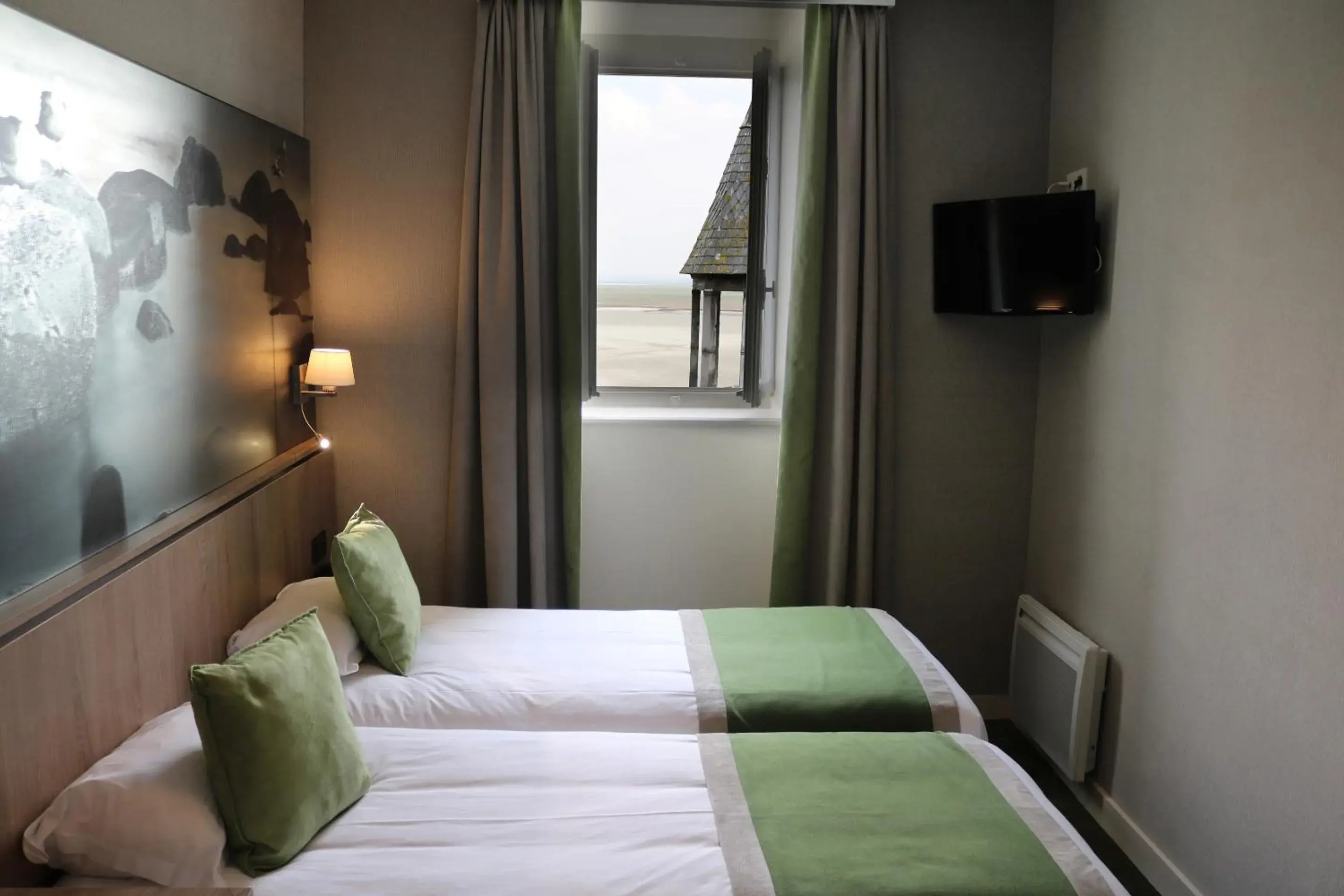 Bedroom, Bed in Le Mouton Blanc