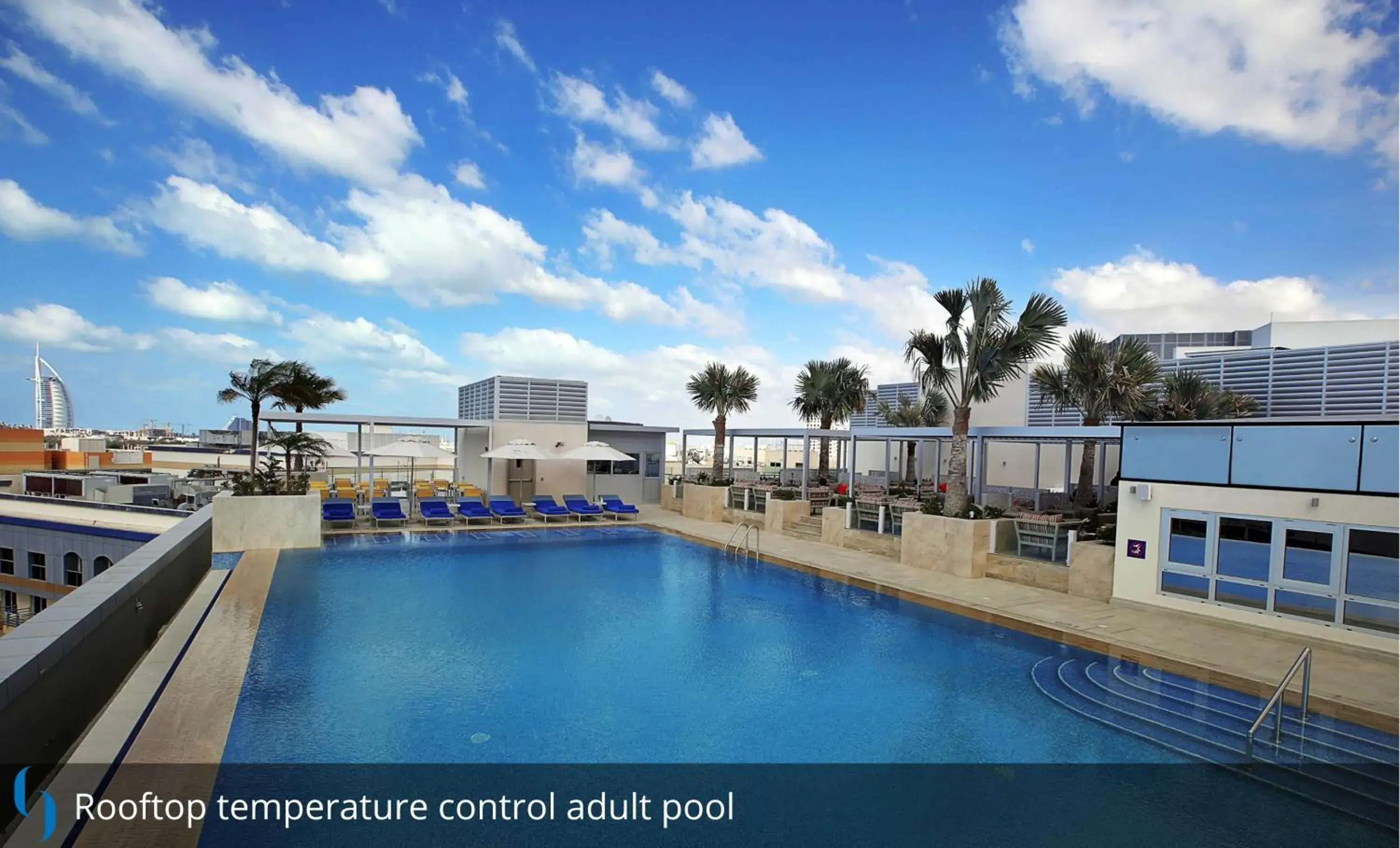 Pool view, Swimming Pool in Grand Cosmopolitan Hotel