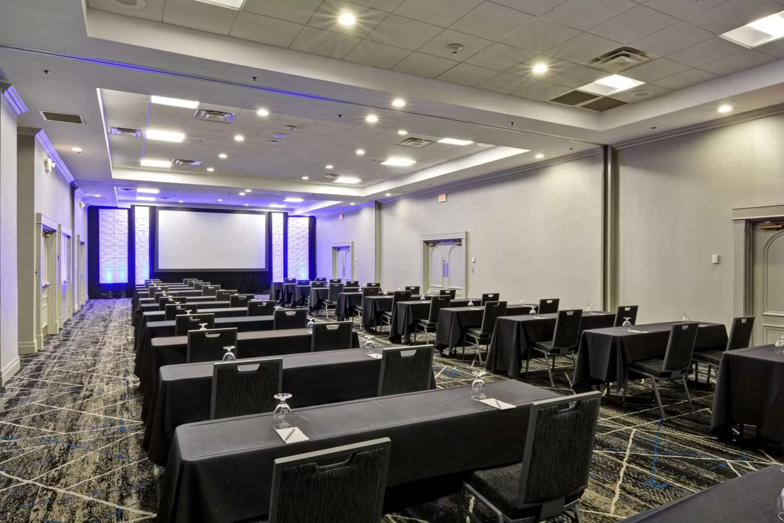 Meeting/conference room in Embassy Suites by Hilton Miami International Airport
