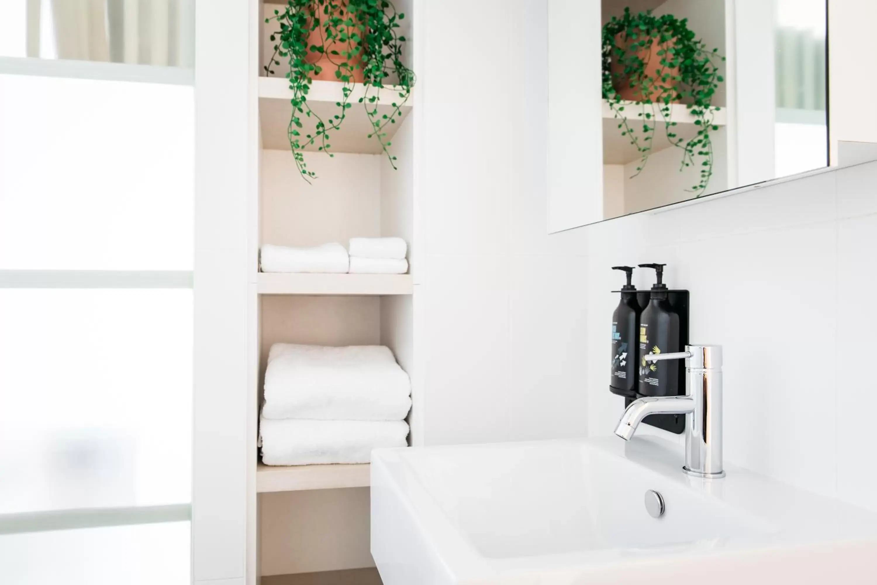 Bathroom in Nishi Apartments Eco Living by Ovolo