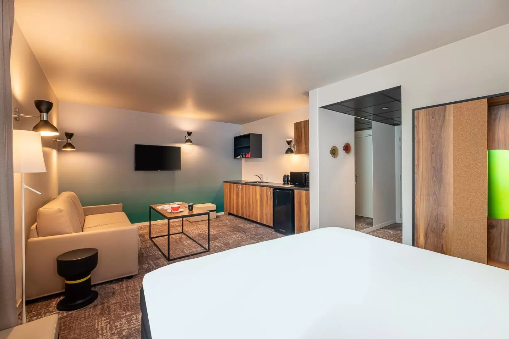 Bedroom, Bed in ibis Styles Paris Meteor Avenue d'Italie
