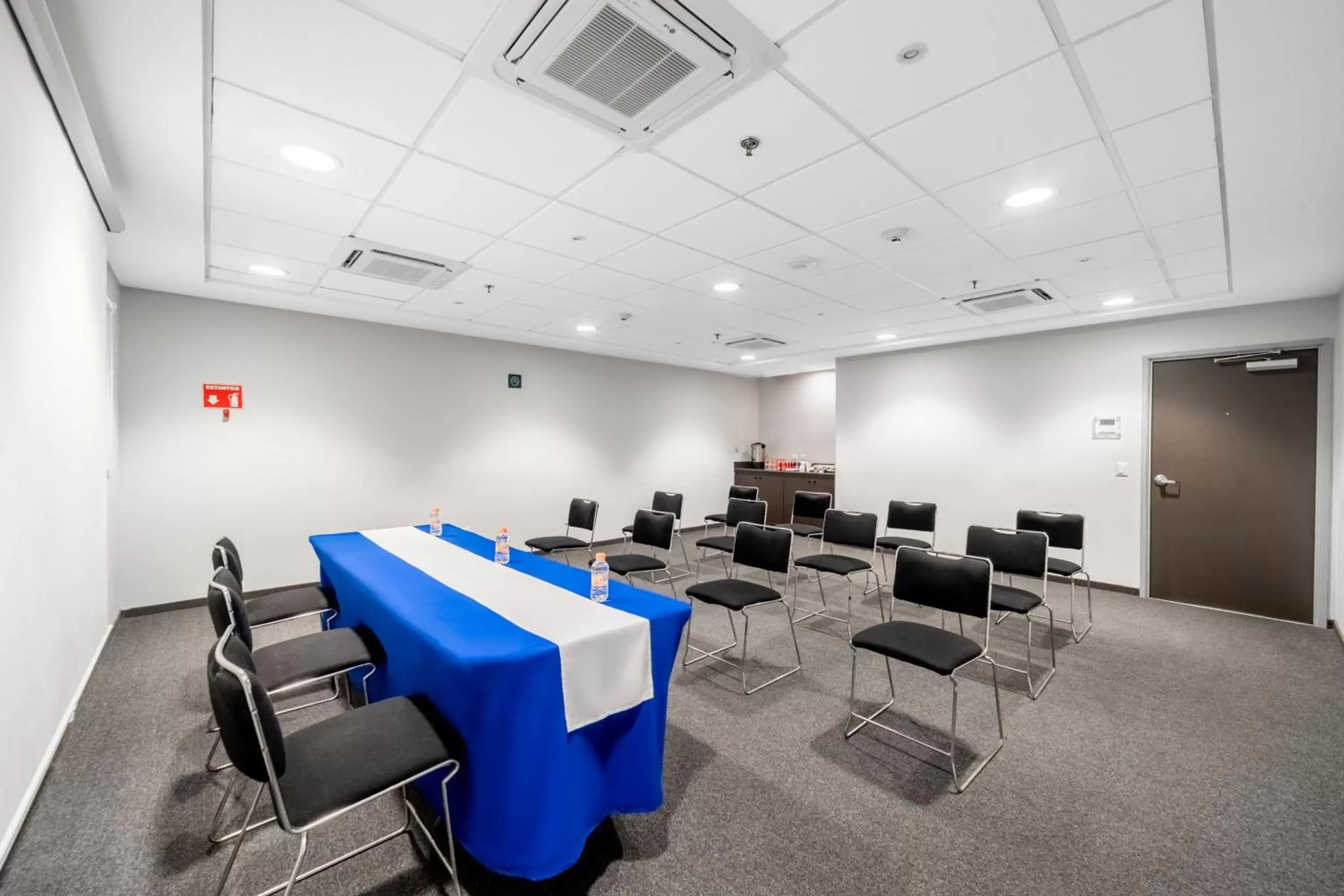 Meeting/conference room in City Express Junior by Marriott Ciudad del Carmen