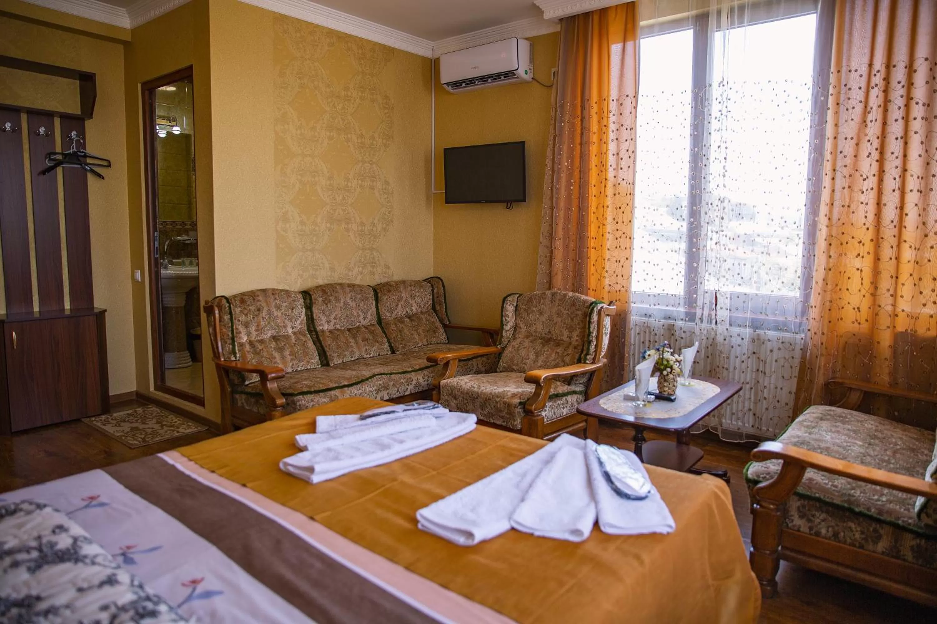 Bedroom, Bed in Family Hotel Kolorit Old Tbilisi