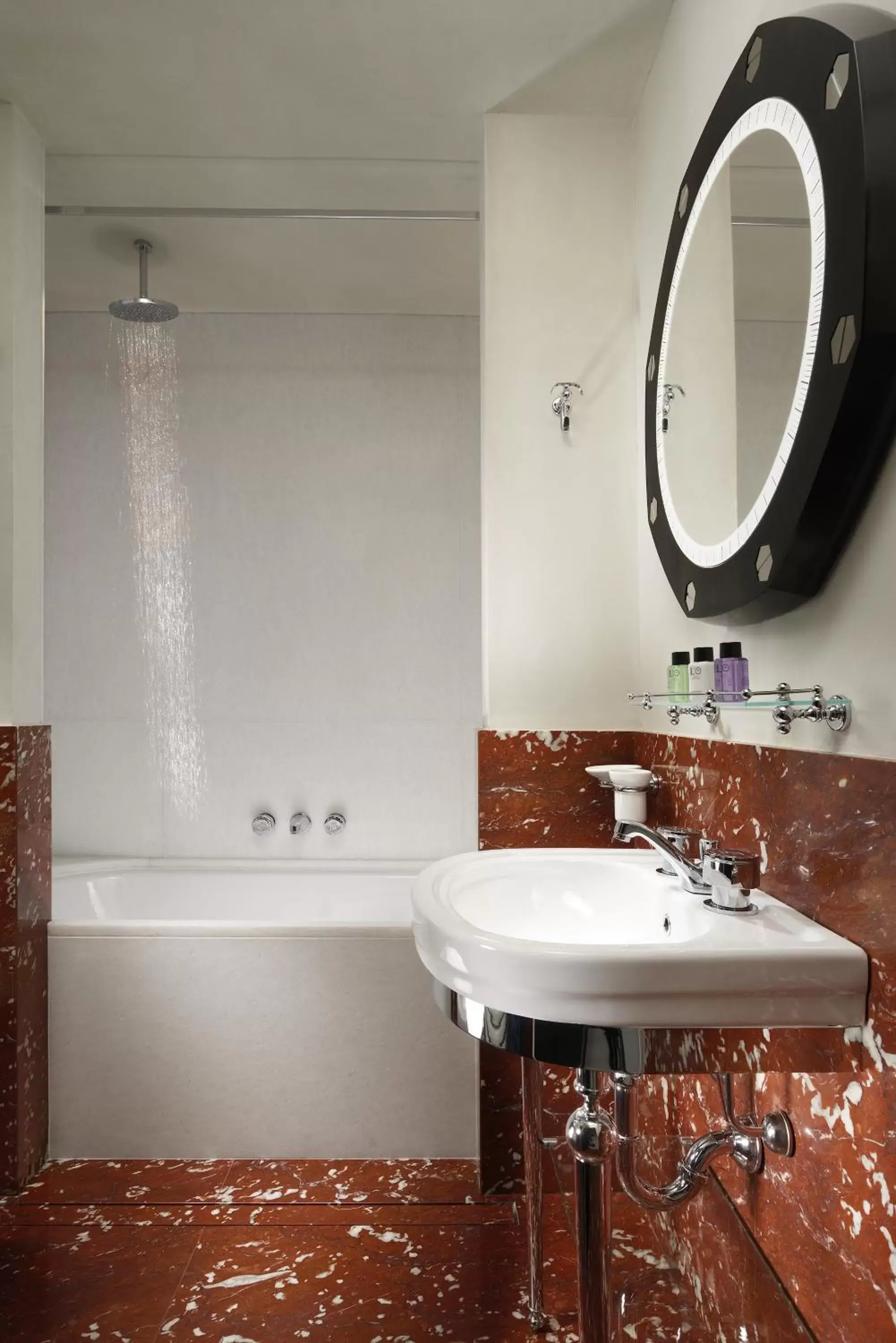Shower, Bathroom in Hotel L'Orologio - WTB Hotels