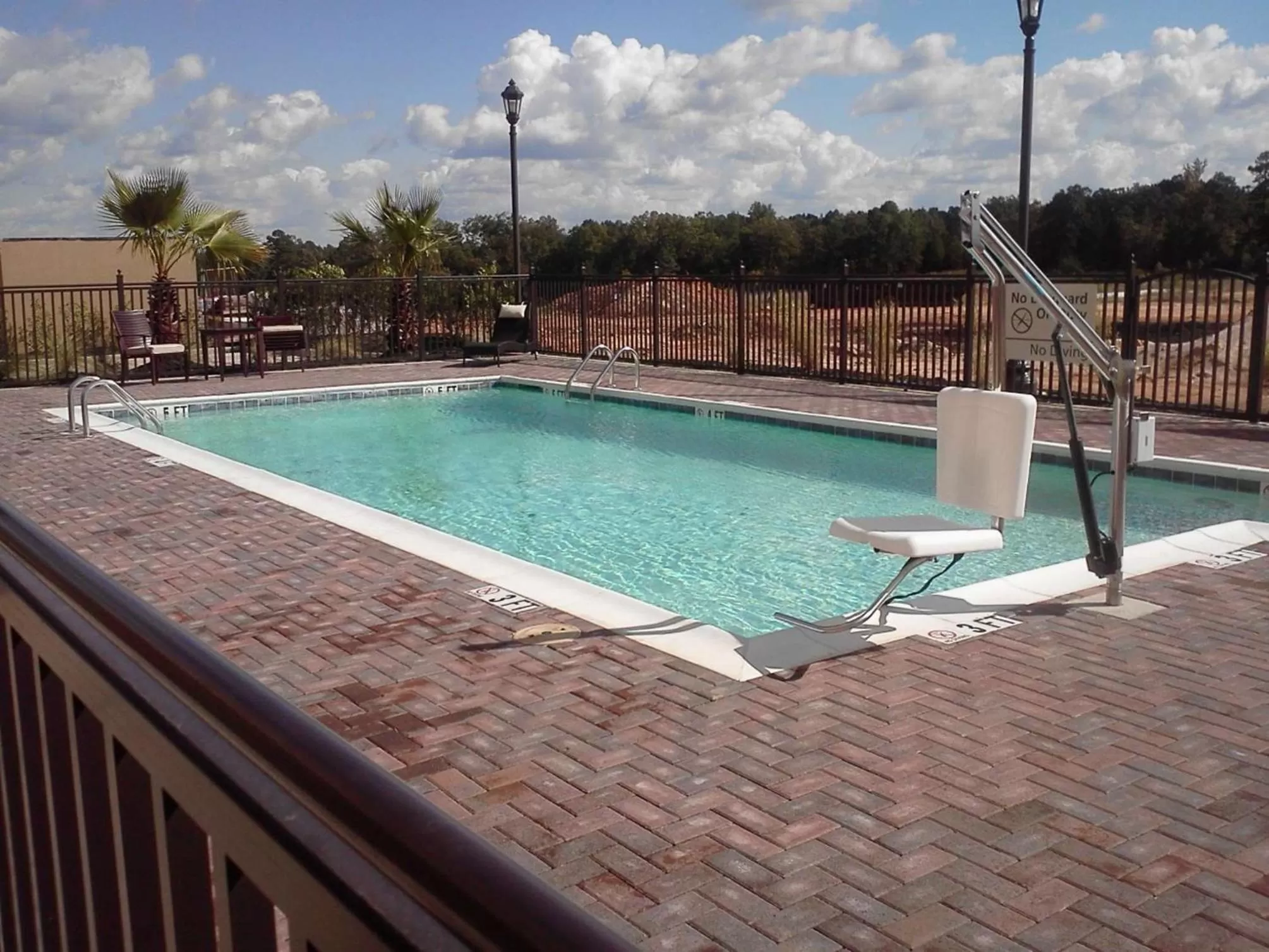 Pool view in Hampton Inn Oxford/Conference Center