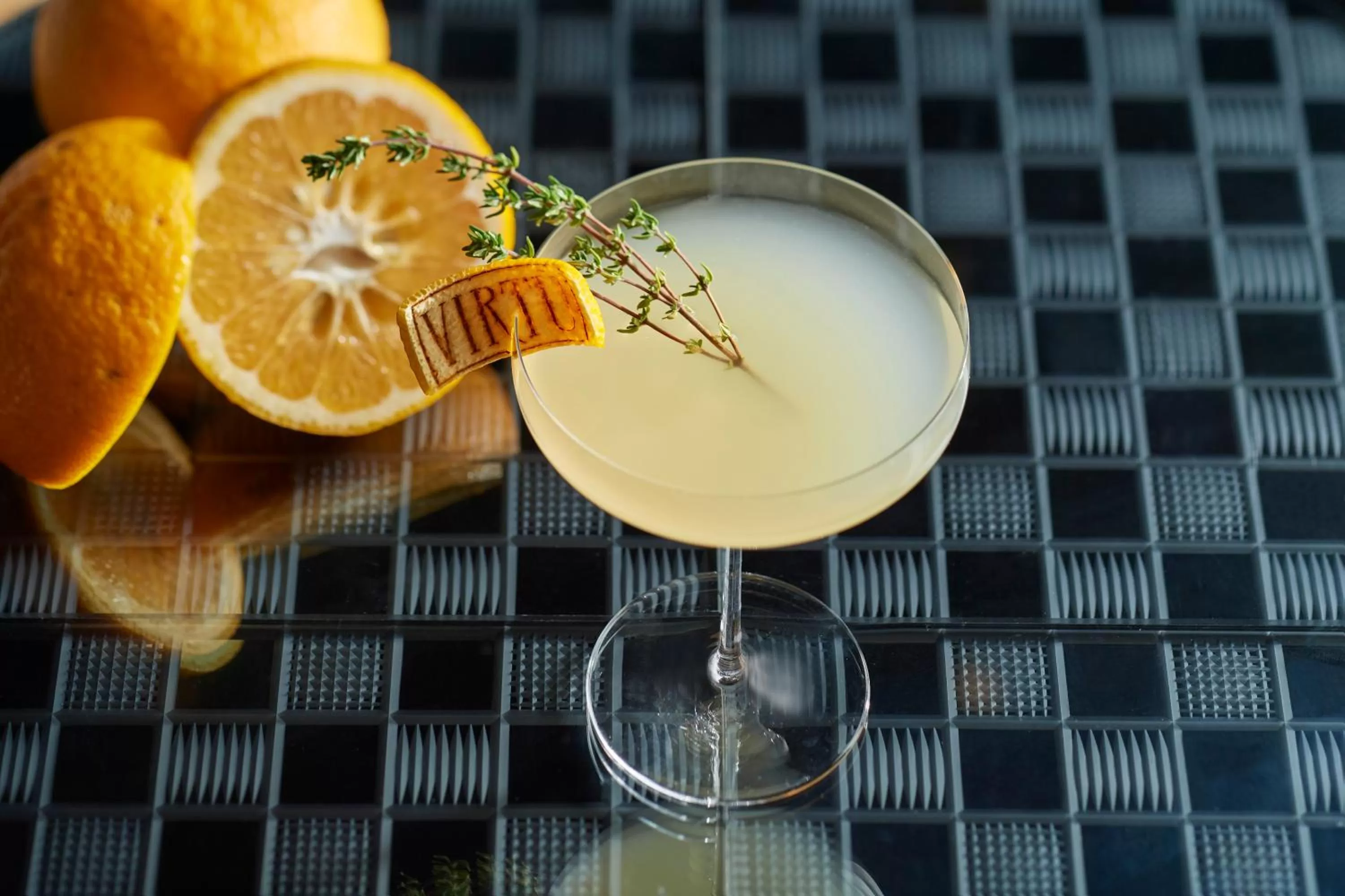 Lounge or bar in Four Seasons Hotel Tokyo at Otemachi