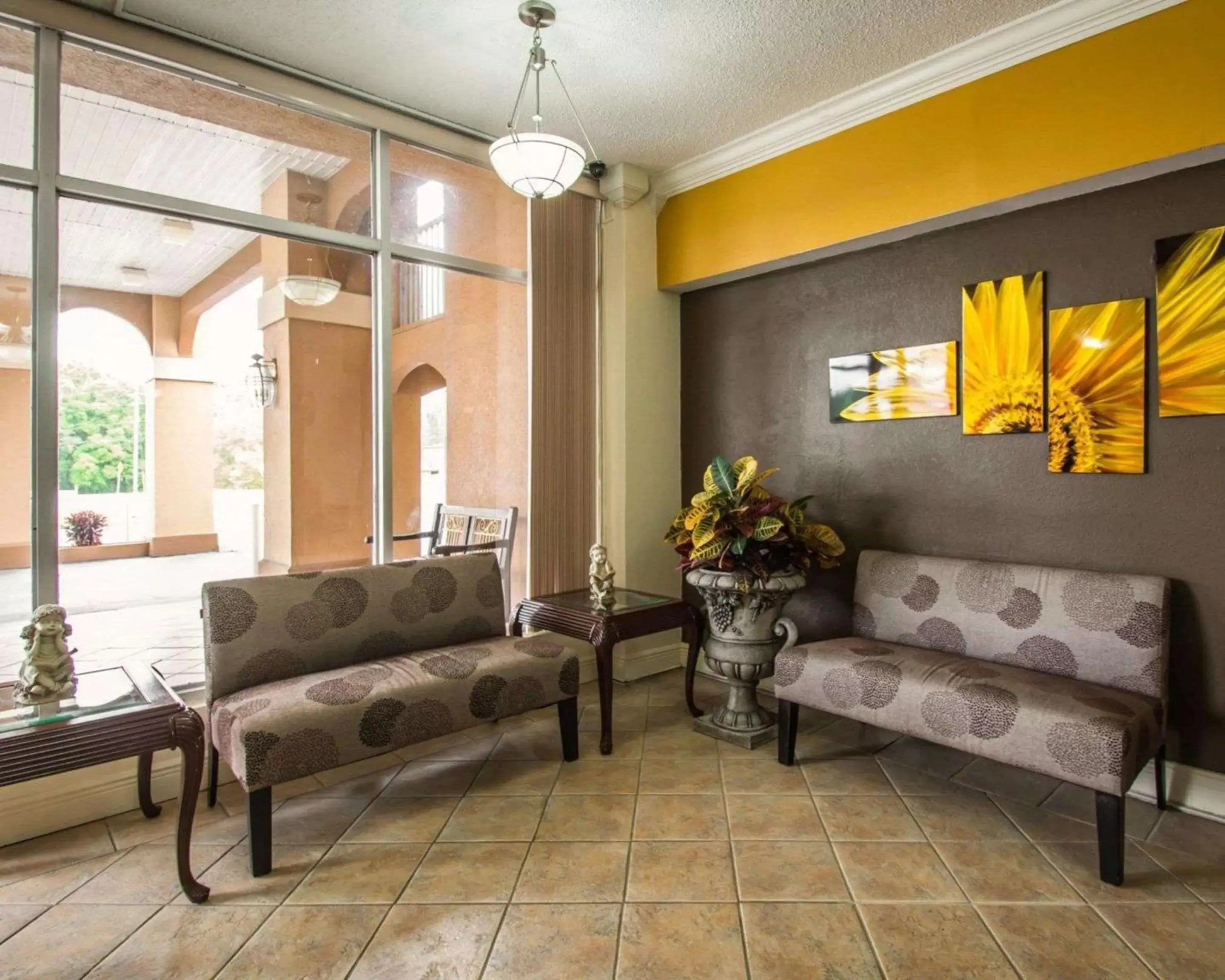 Lobby or reception, Seating Area in Quality Inn Alachua - Gainesville Area