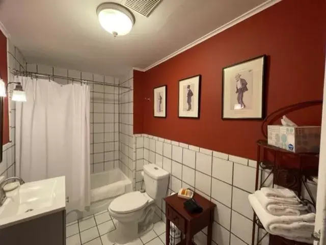 Bathroom in La Reserve Bed and Breakfast
