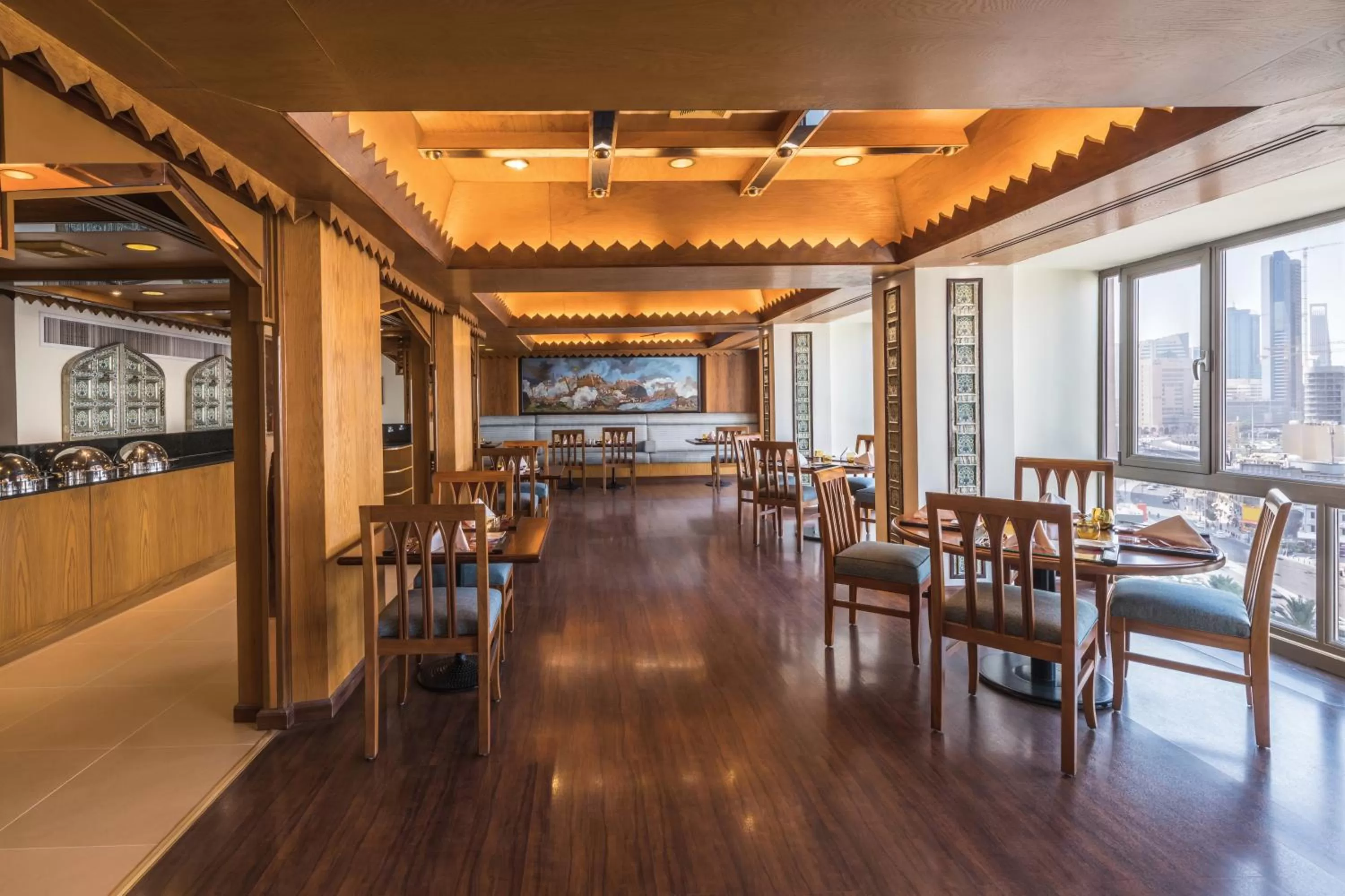 Restaurant/places to eat in Oasis Hotel