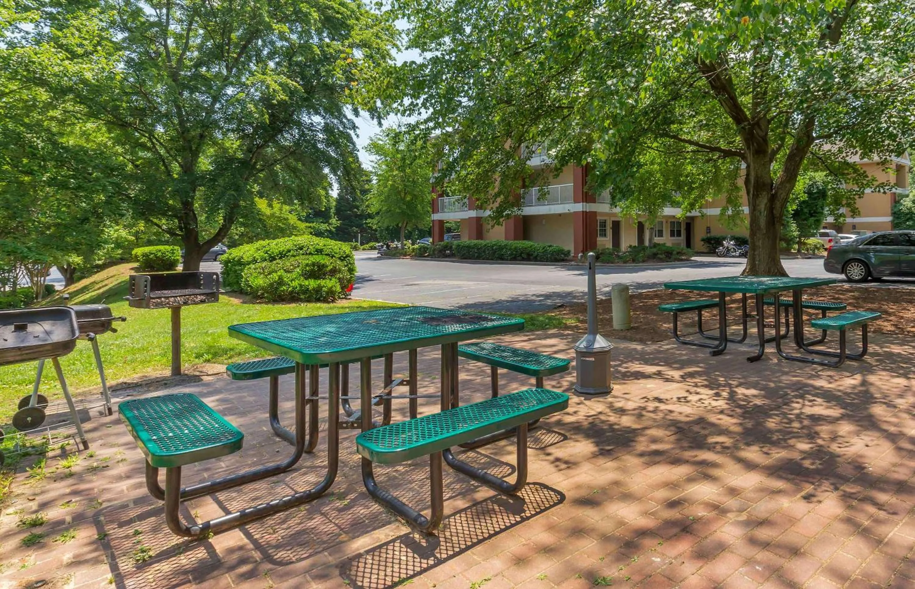 Property building in Extended Stay America Select Suites - Greensboro - Wendover Ave - Big Tree Way