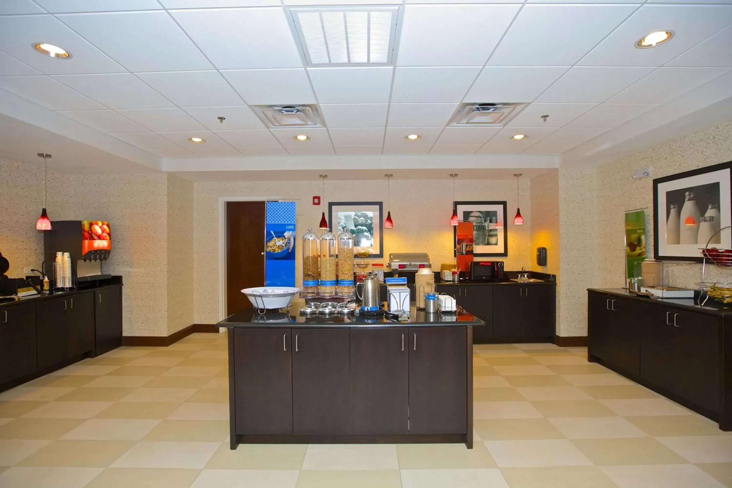 Restaurant/places to eat, Lobby/Reception in Hampton Inn Atlanta McDonough