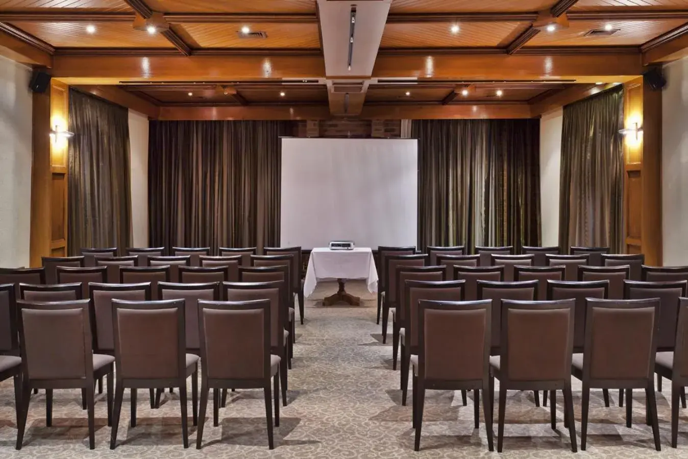 Business facilities, Business Area/Conference Room in Hotel Bruce County