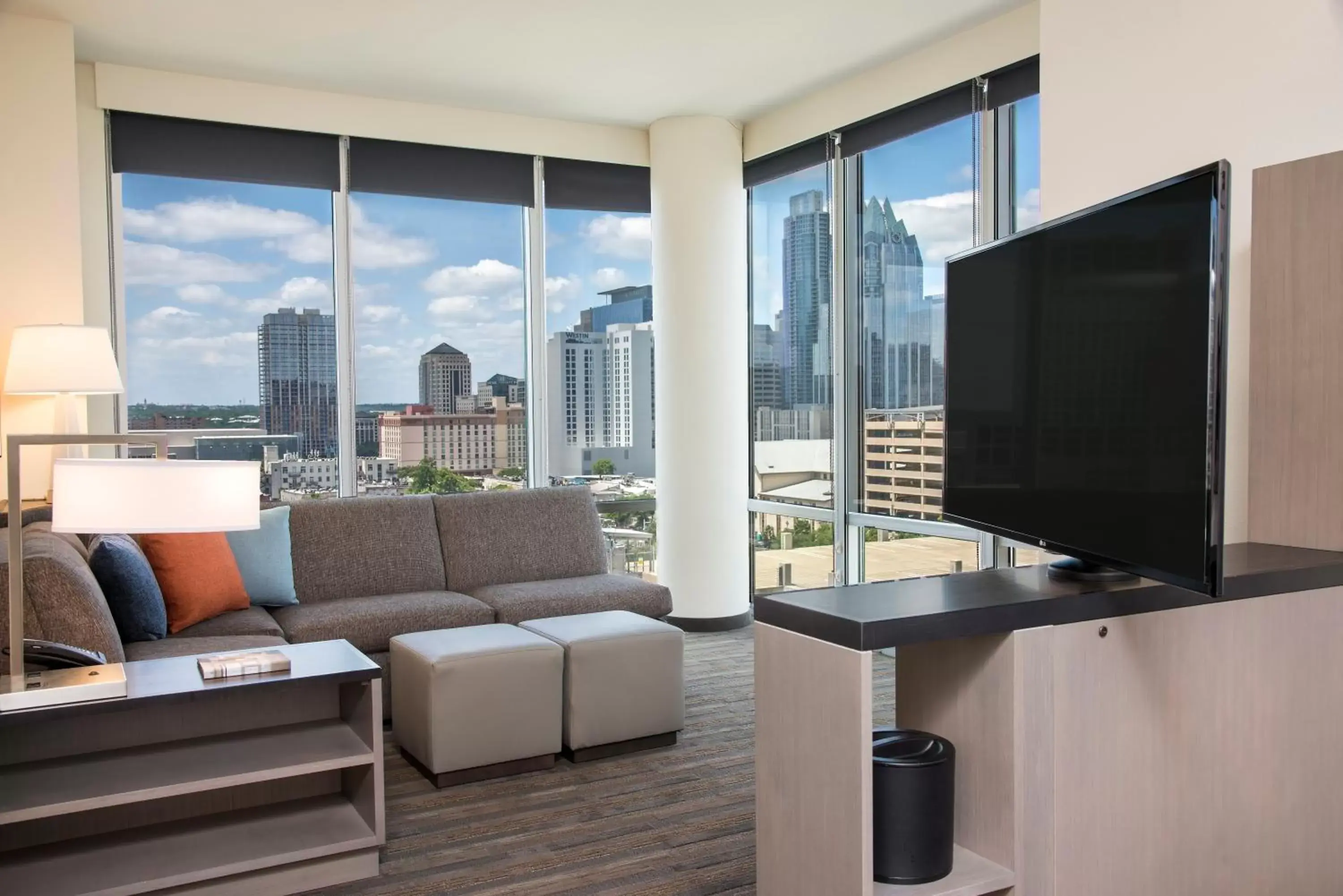One-Bedroom King Suite with Kitchen in Hyatt House Austin/Downtown