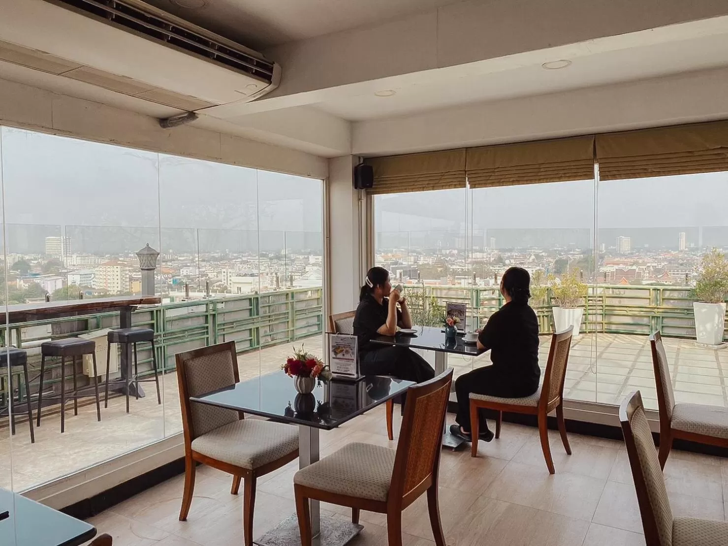 Patio in Hotel De Khuvieng