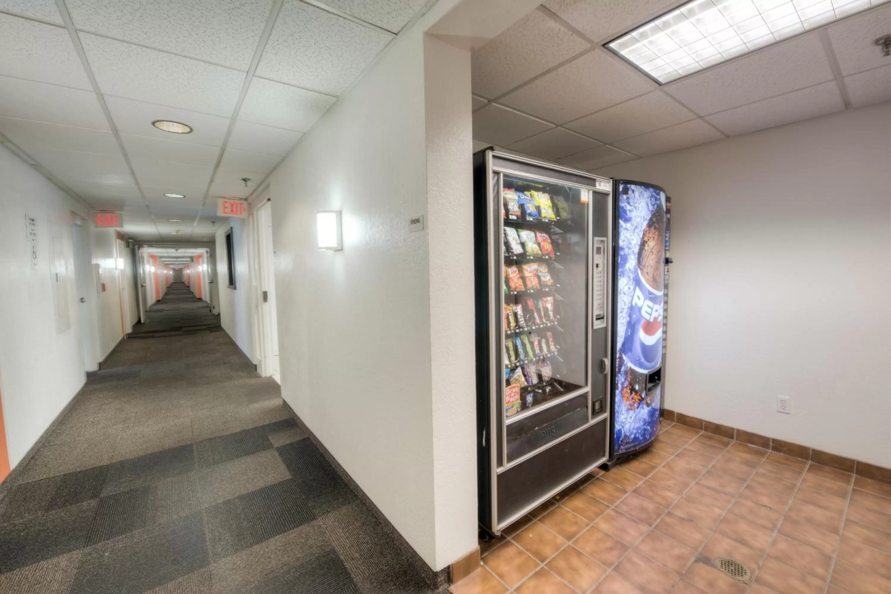 Food in Motel 6-Branford, CT - New Haven