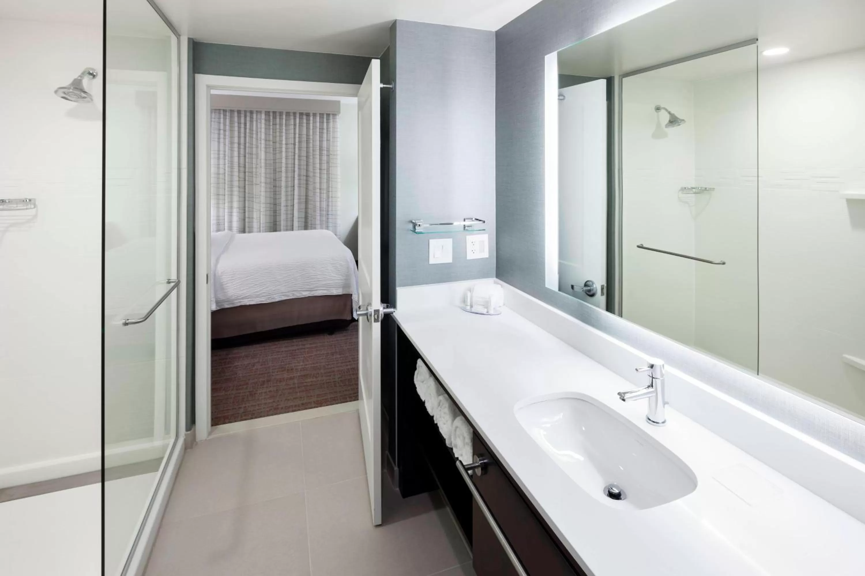 Bathroom, Bed in Residence Inn by Marriott Near Universal Orlando