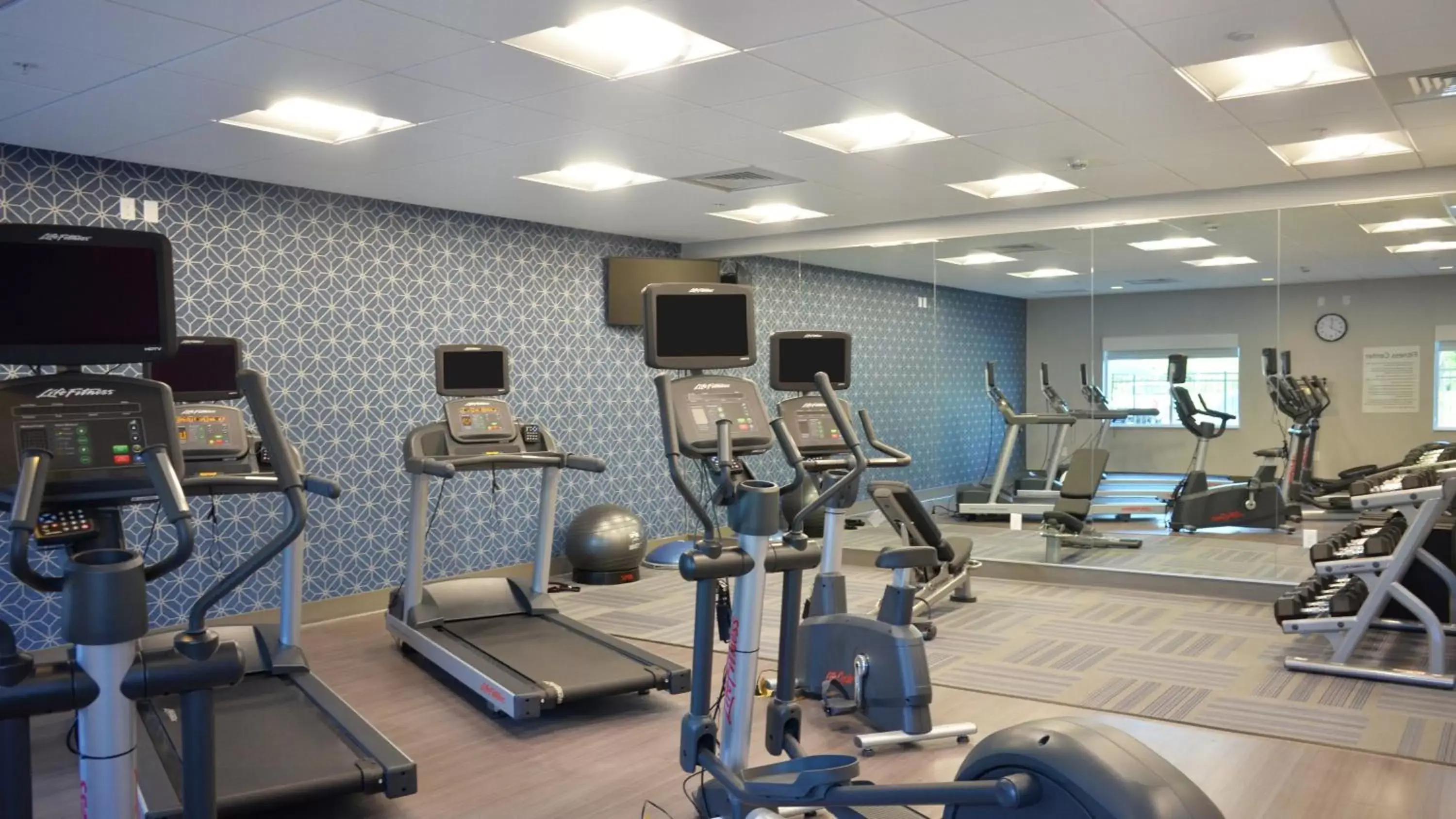 Spa and wellness centre/facilities, Fitness Center/Facilities in Holiday Inn Express & Suites - Jacksonville W - I295 and I10, an IHG Hotel