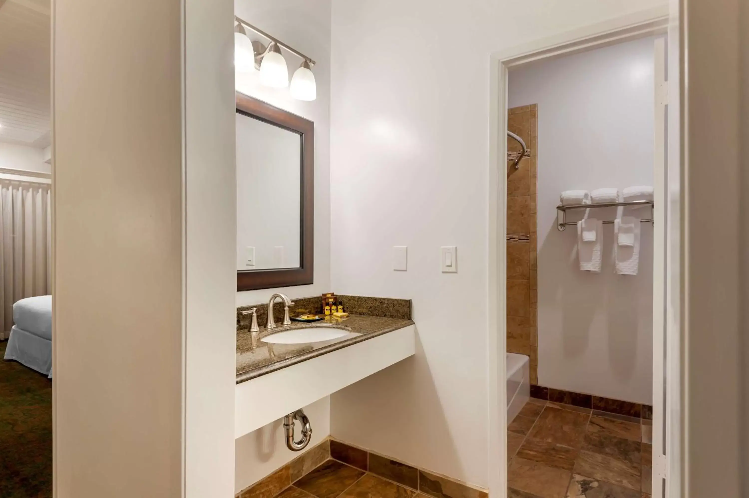 Bedroom, Bathroom in Best Western Plus Santa Barbara