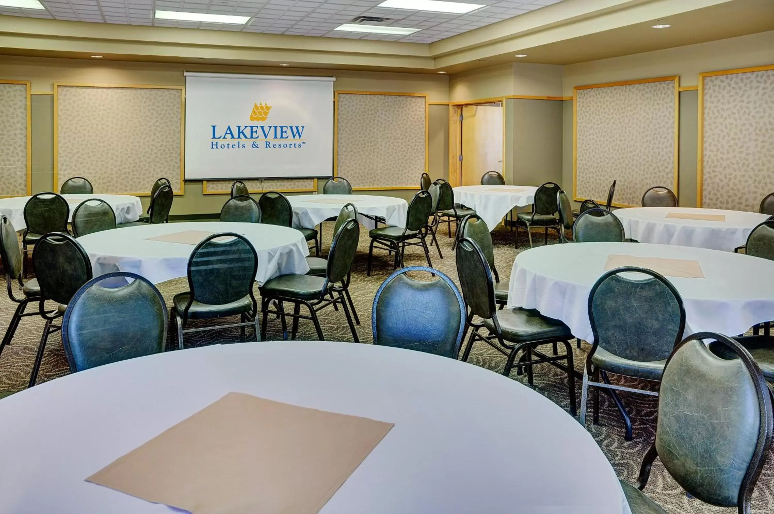 Banquet/Function facilities in Lakeview Gimli Resort