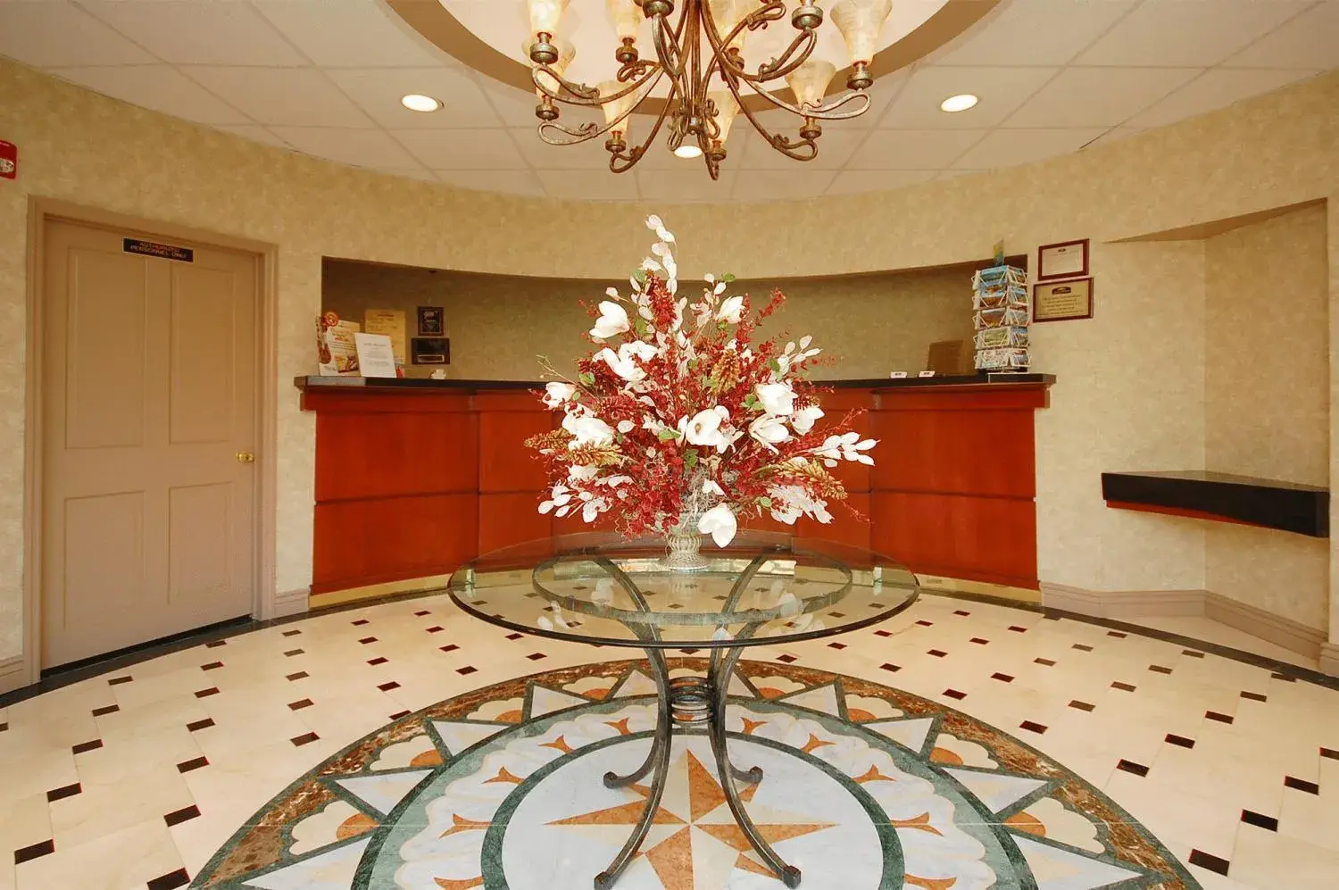 Lobby or reception in Howard Johnson by Wyndham Newburgh Lobby or reception in Howard Johnson by Wyndham Newburgh