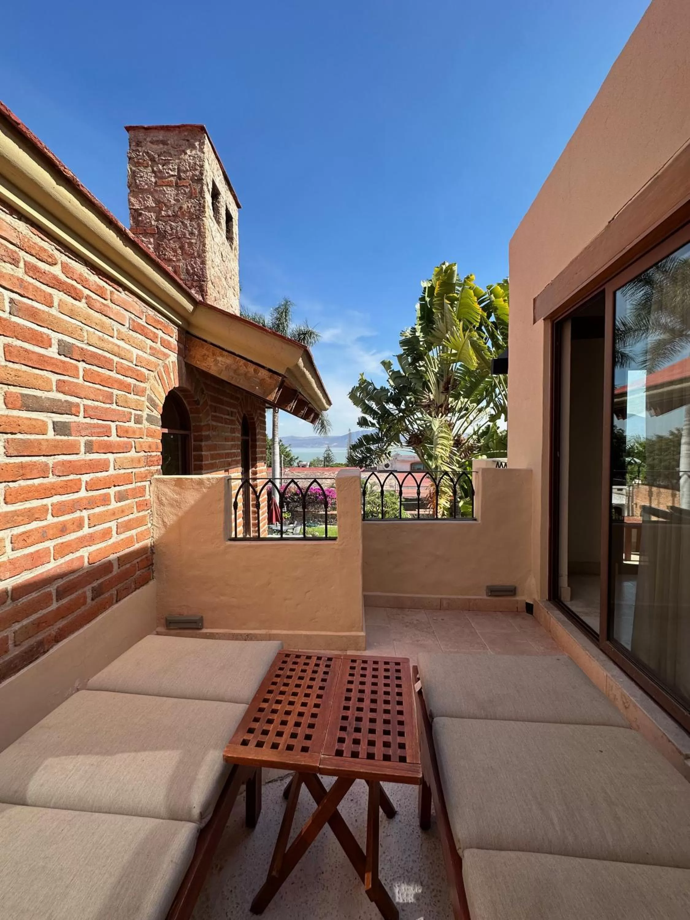 Hotel Lindo Ajijic Bed & Breakfast