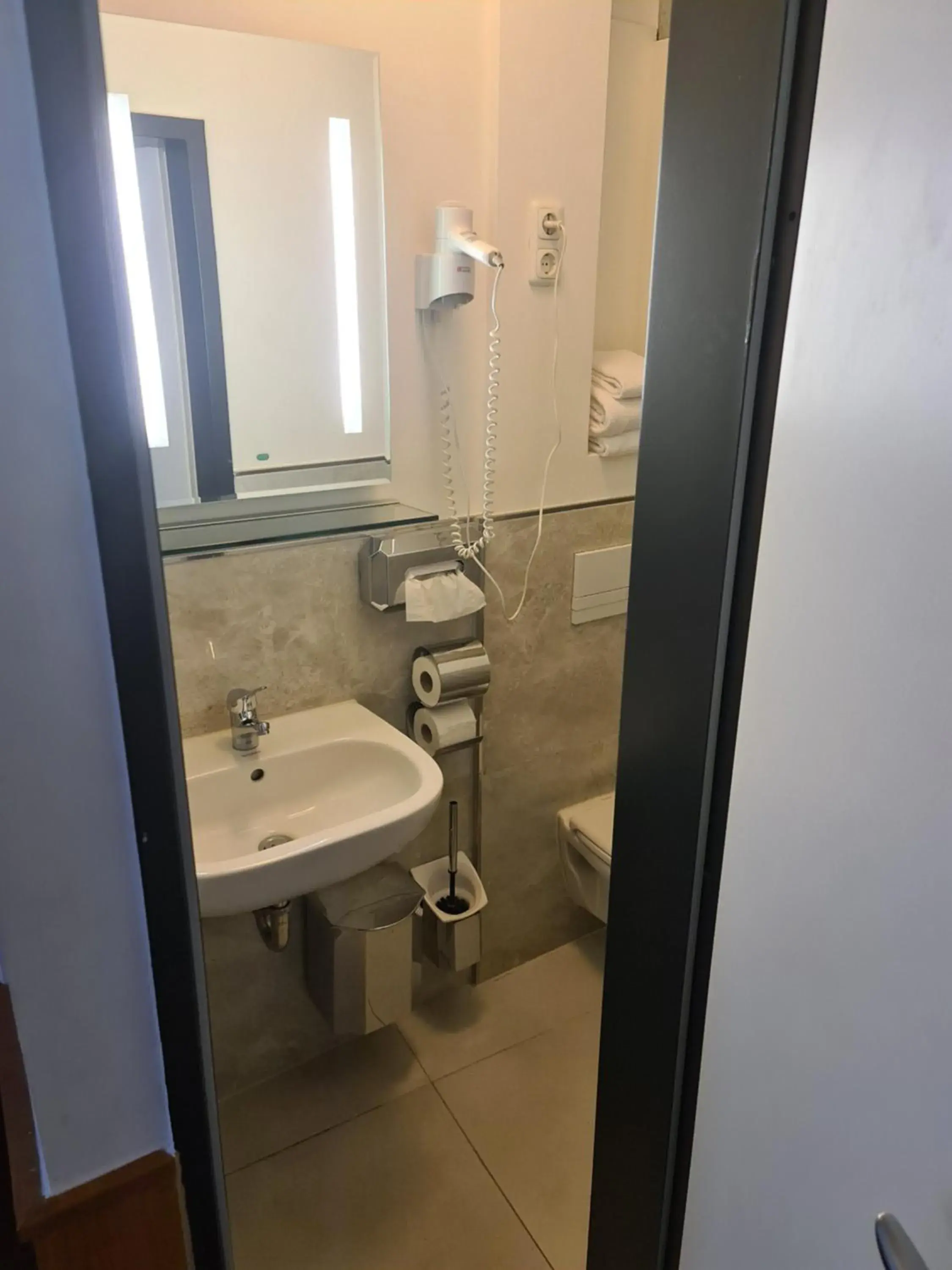 Bathroom in Altan Hotel