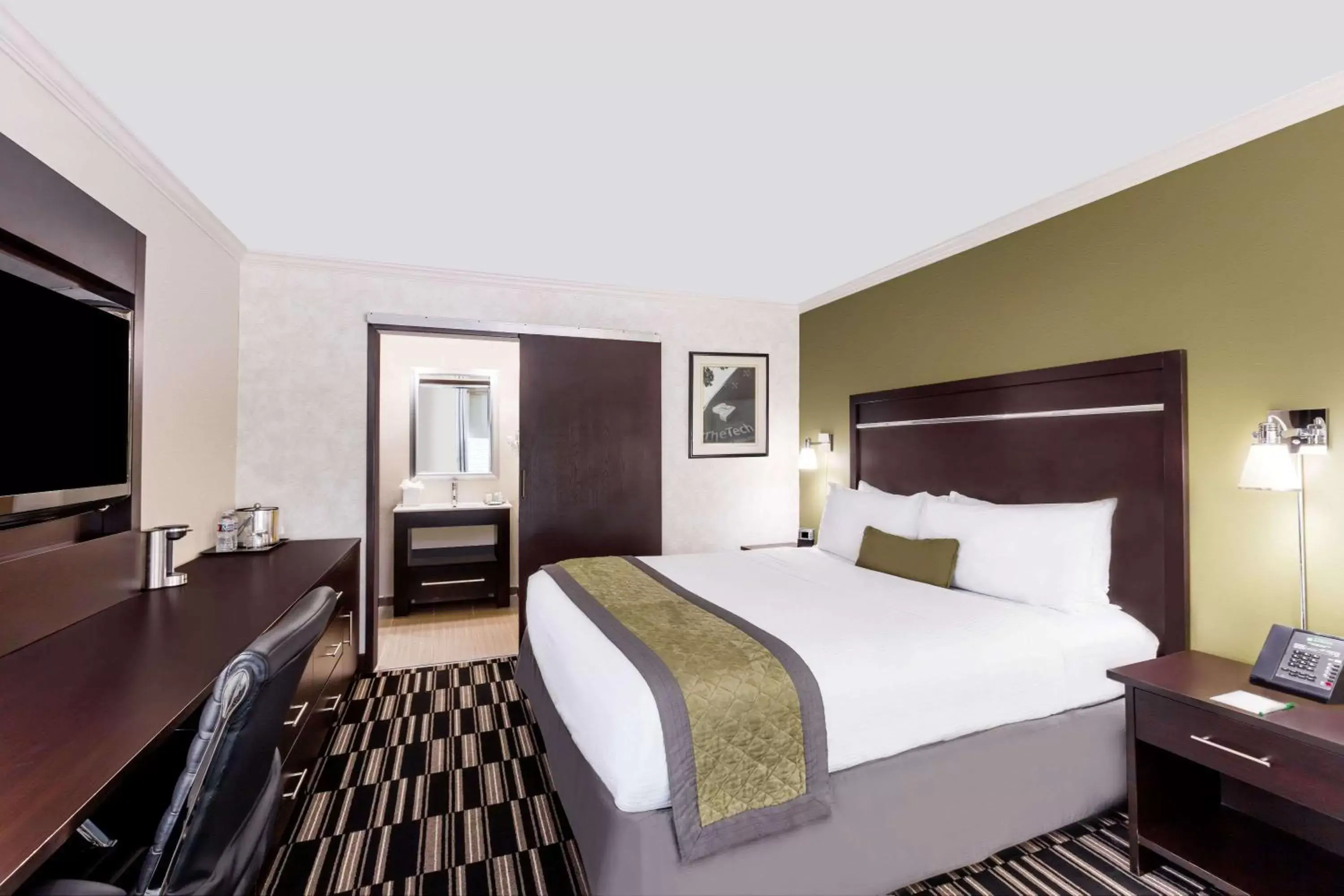 Photo of the whole room, Bed in Wyndham Garden San Jose Airport Photo of the whole room, Bed in Wyndham Garden San Jose Airport