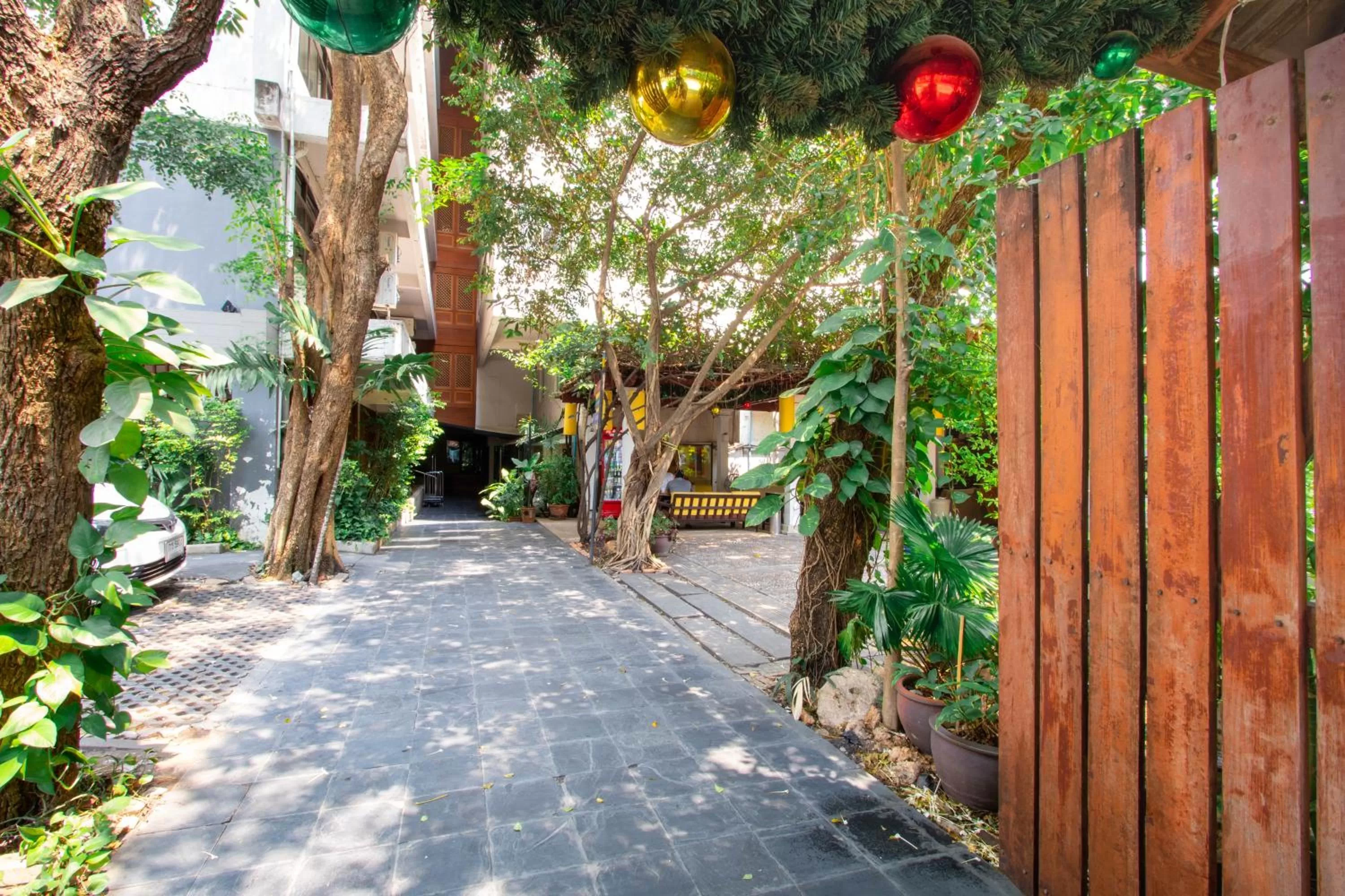 Facade/entrance in The Residence Rajtaevee Hotel