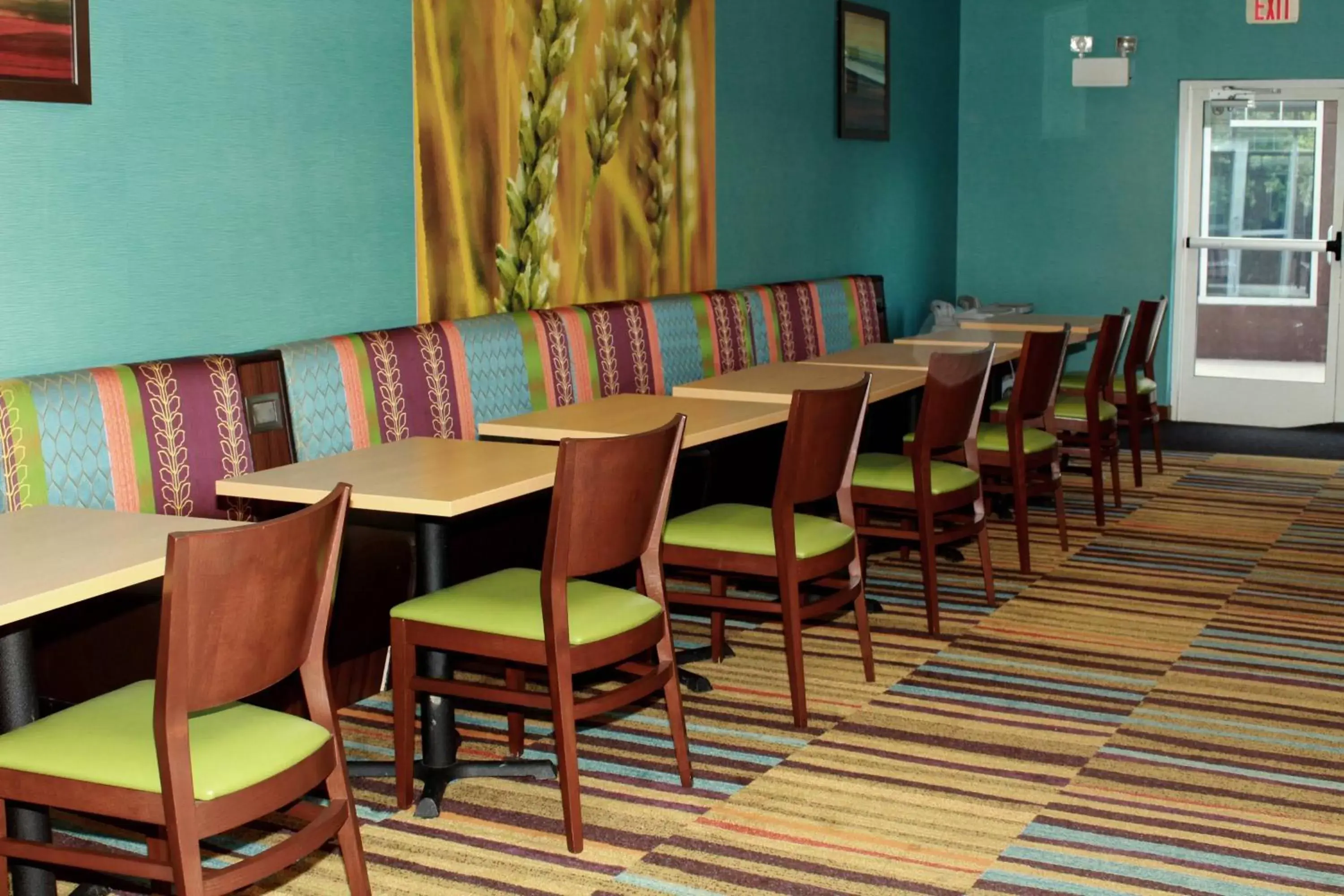Restaurant/Places to Eat in Fairfield Inn & Suites by Marriott Fairmont