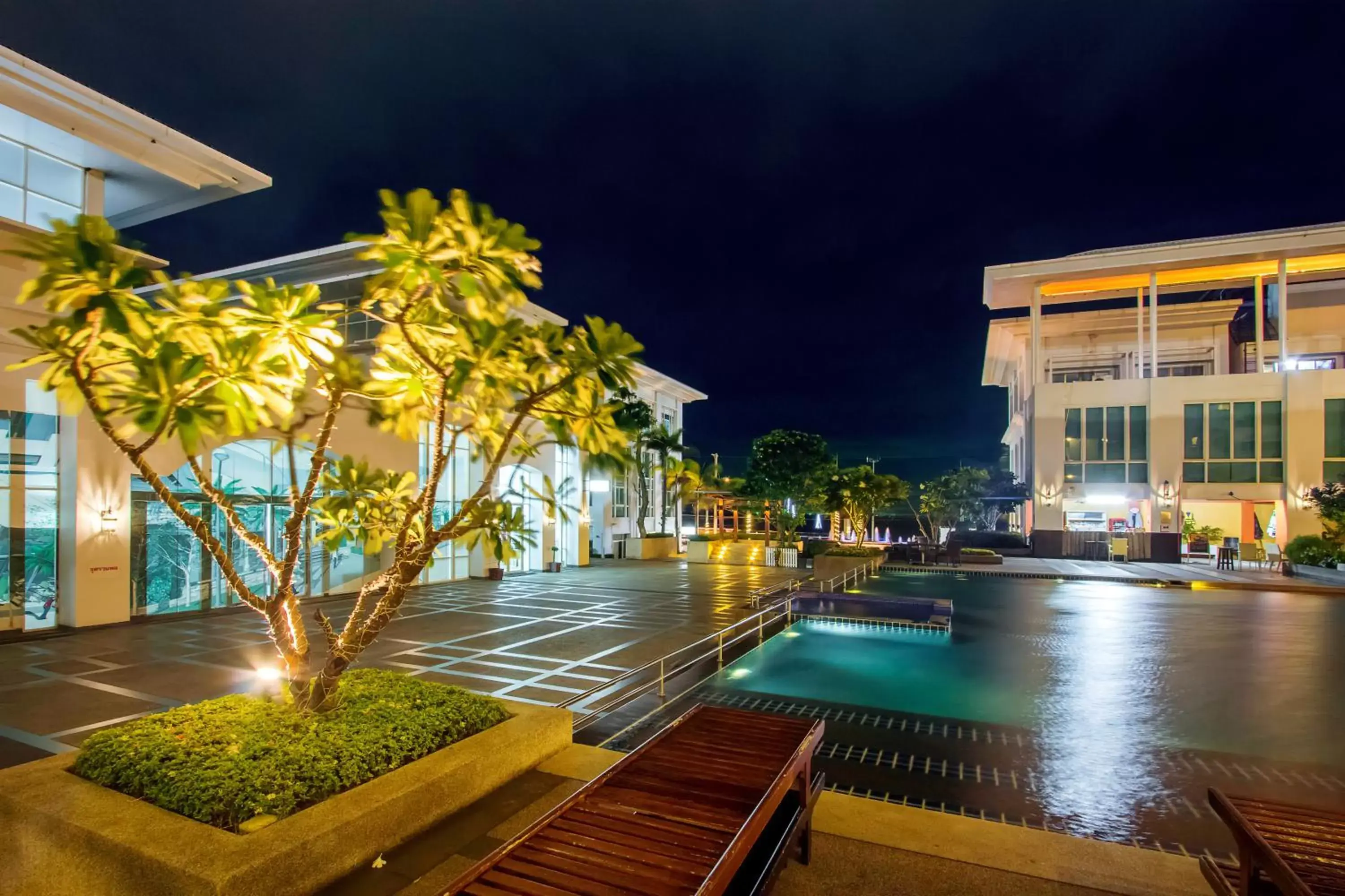 Swimming Pool in D Varee Jomtien Beach, Pattaya