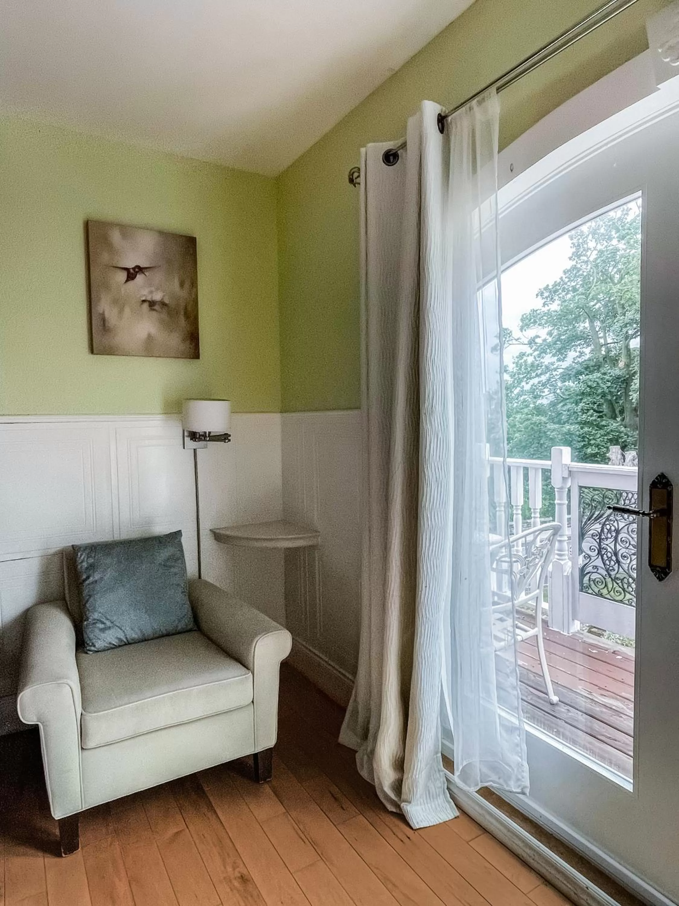 Balcony/Terrace, Seating Area in Niagara Grandview Boutique Hotel