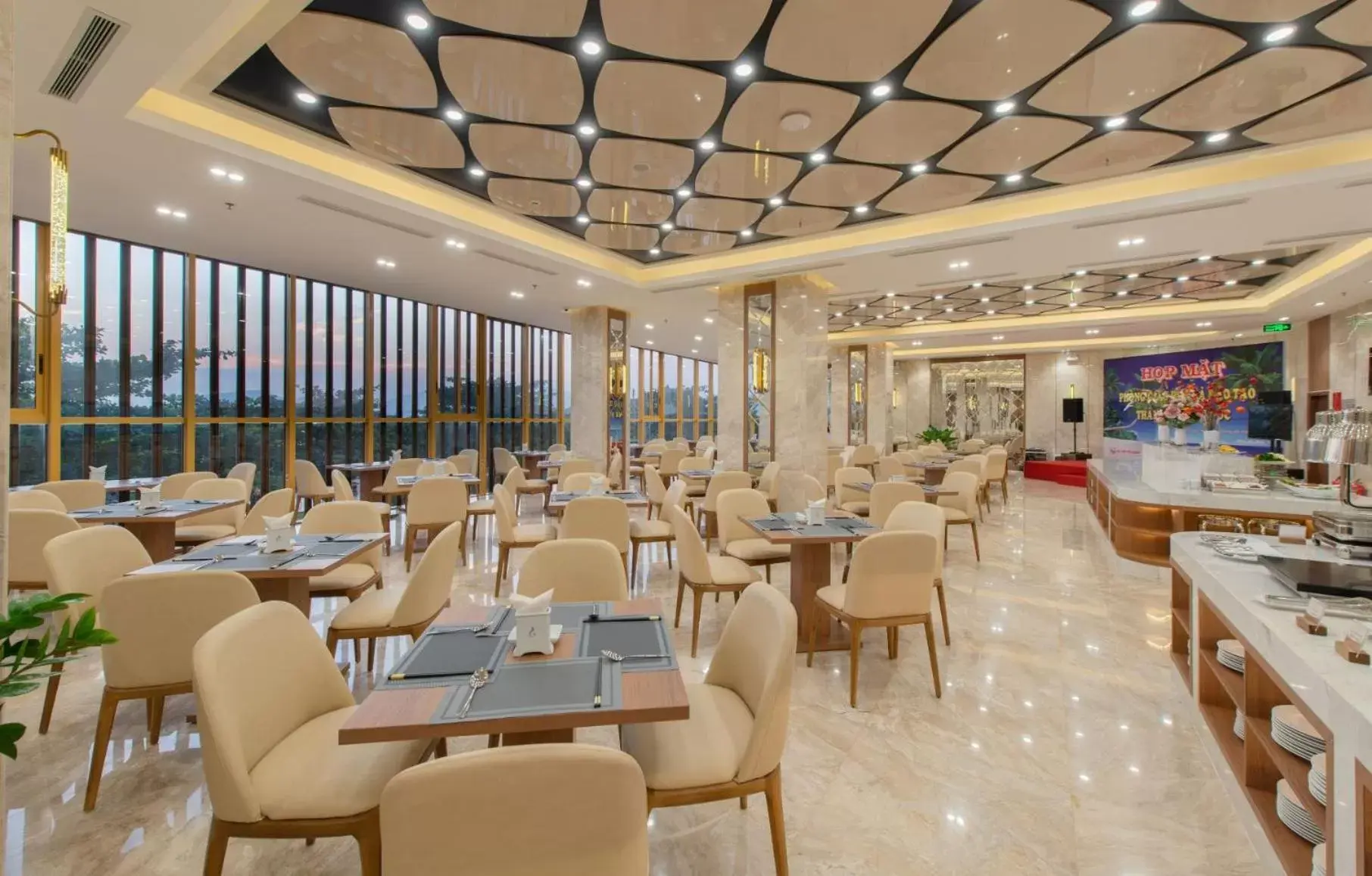 Restaurant/Places to Eat in Grand Gosia Hotel