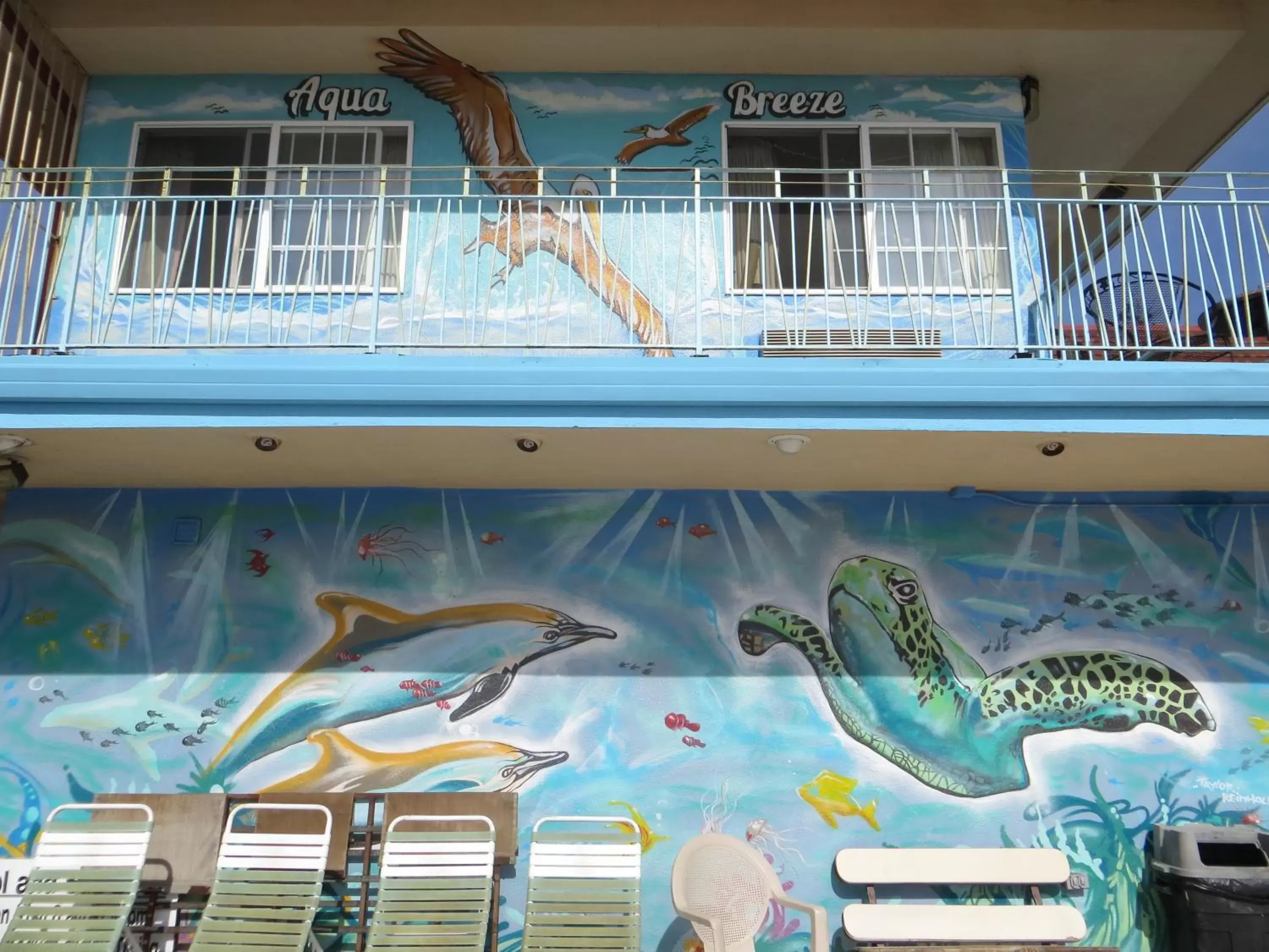 Facade/entrance in Aqua Breeze Inn Facade/entrance in Aqua Breeze Inn