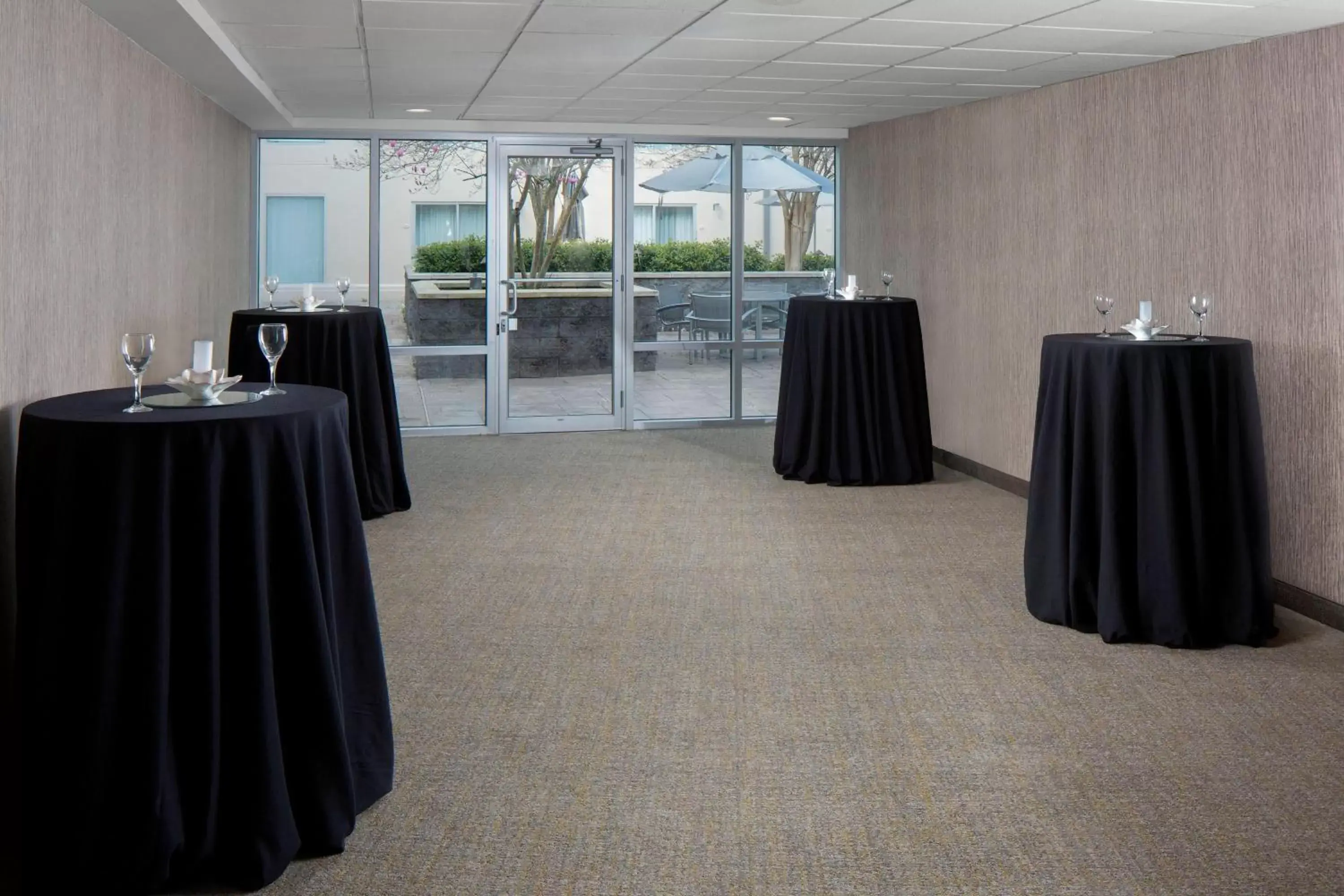 Meeting/conference room in SpringHill Suites by Marriott New Orleans Warehouse Arts District