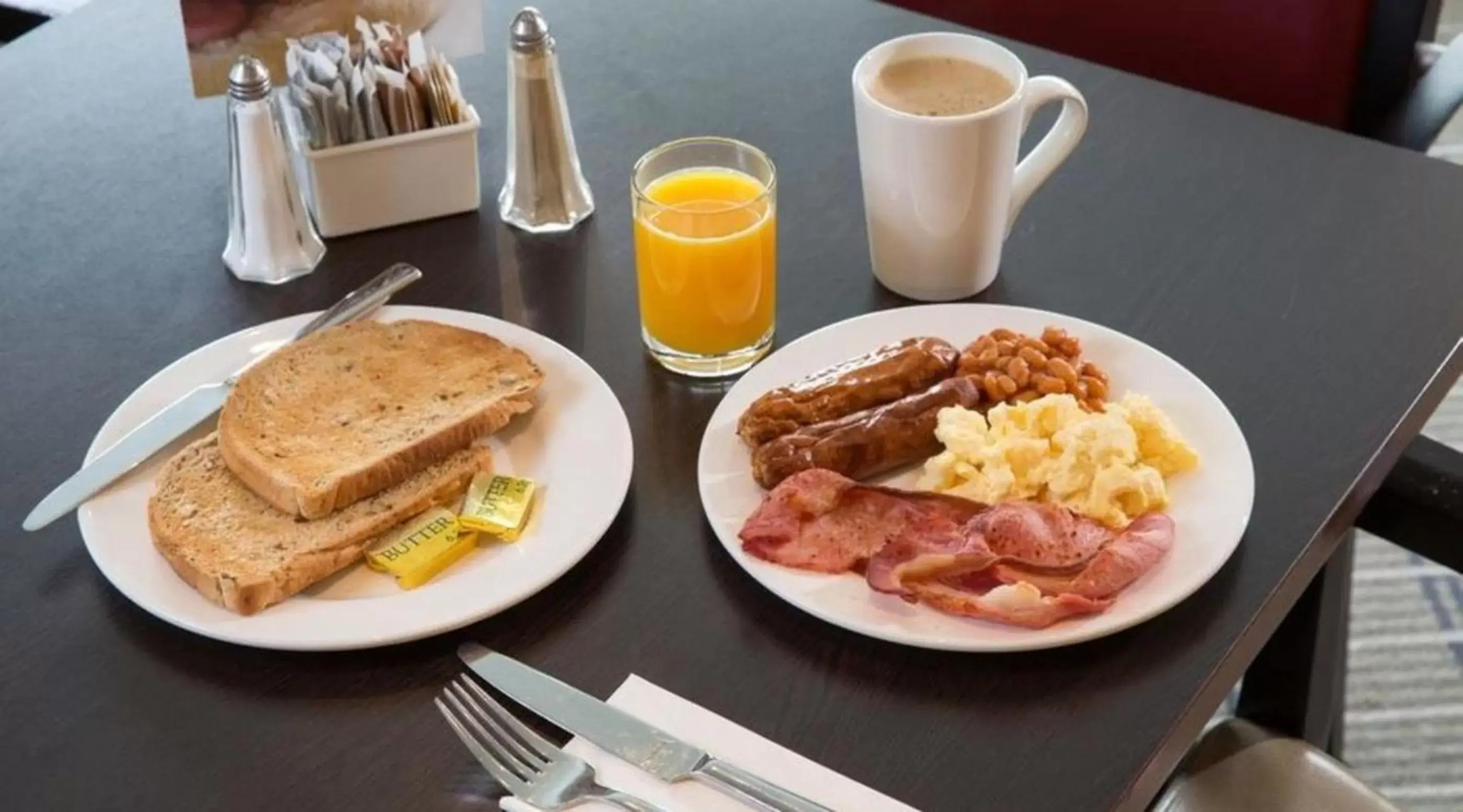 Breakfast in Holiday Inn Newcastle-Jesmond, an IHG Hotel