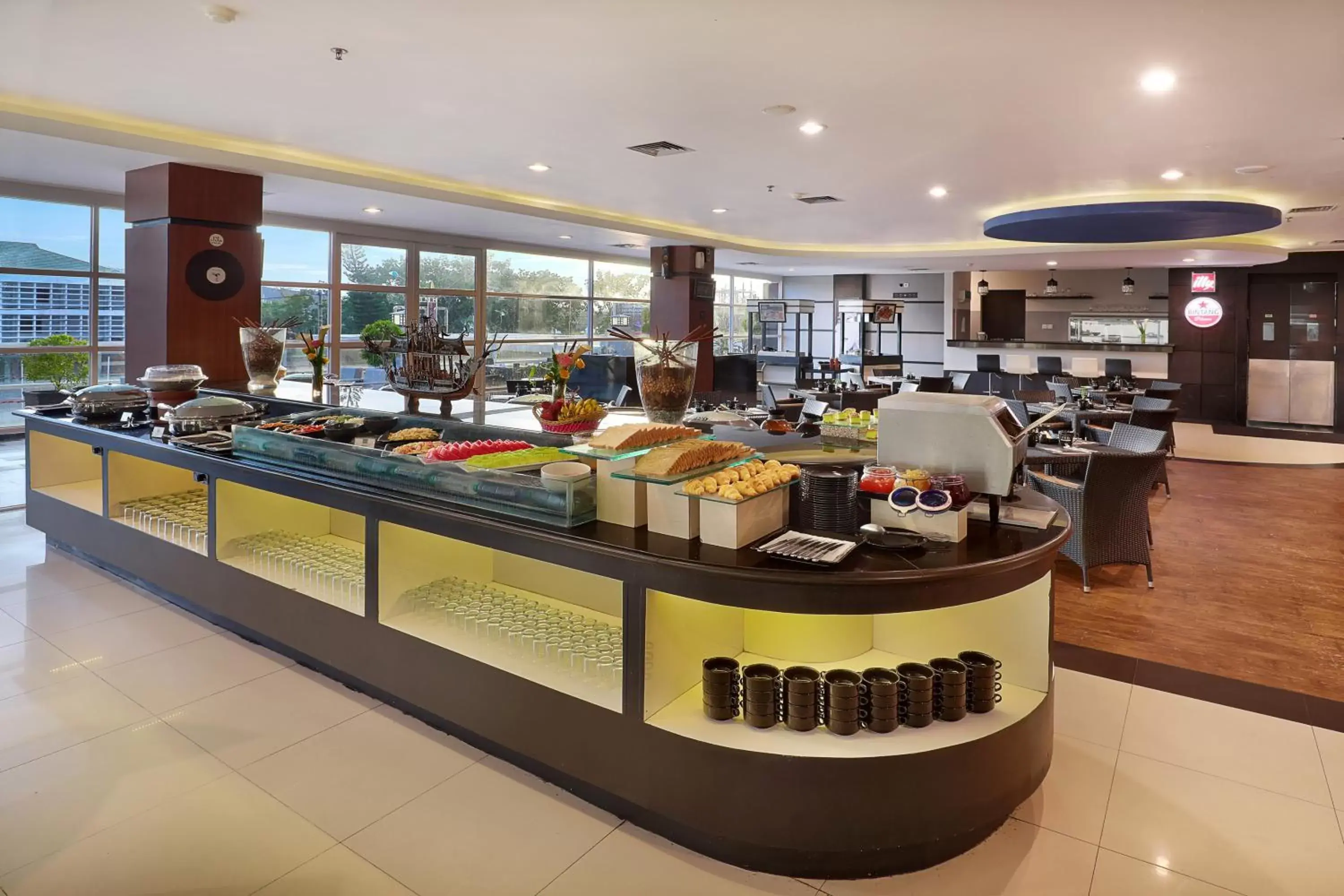 Buffet breakfast, Restaurant/Places to Eat in Hotel Neo Palma Palangkaraya by ASTON