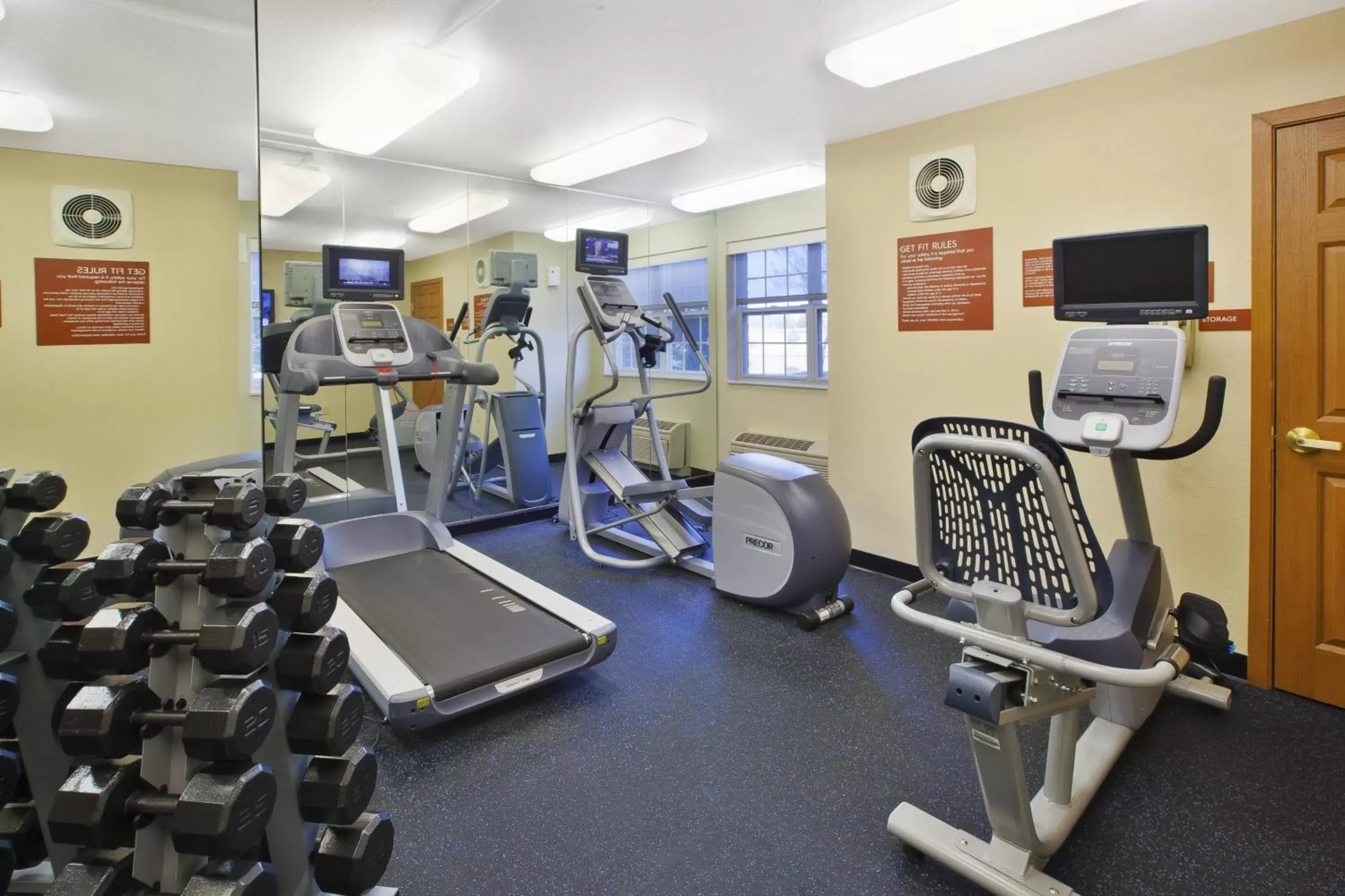 Fitness centre/facilities, Fitness Center/Facilities in TownePlace Suites Detroit Sterling Heights